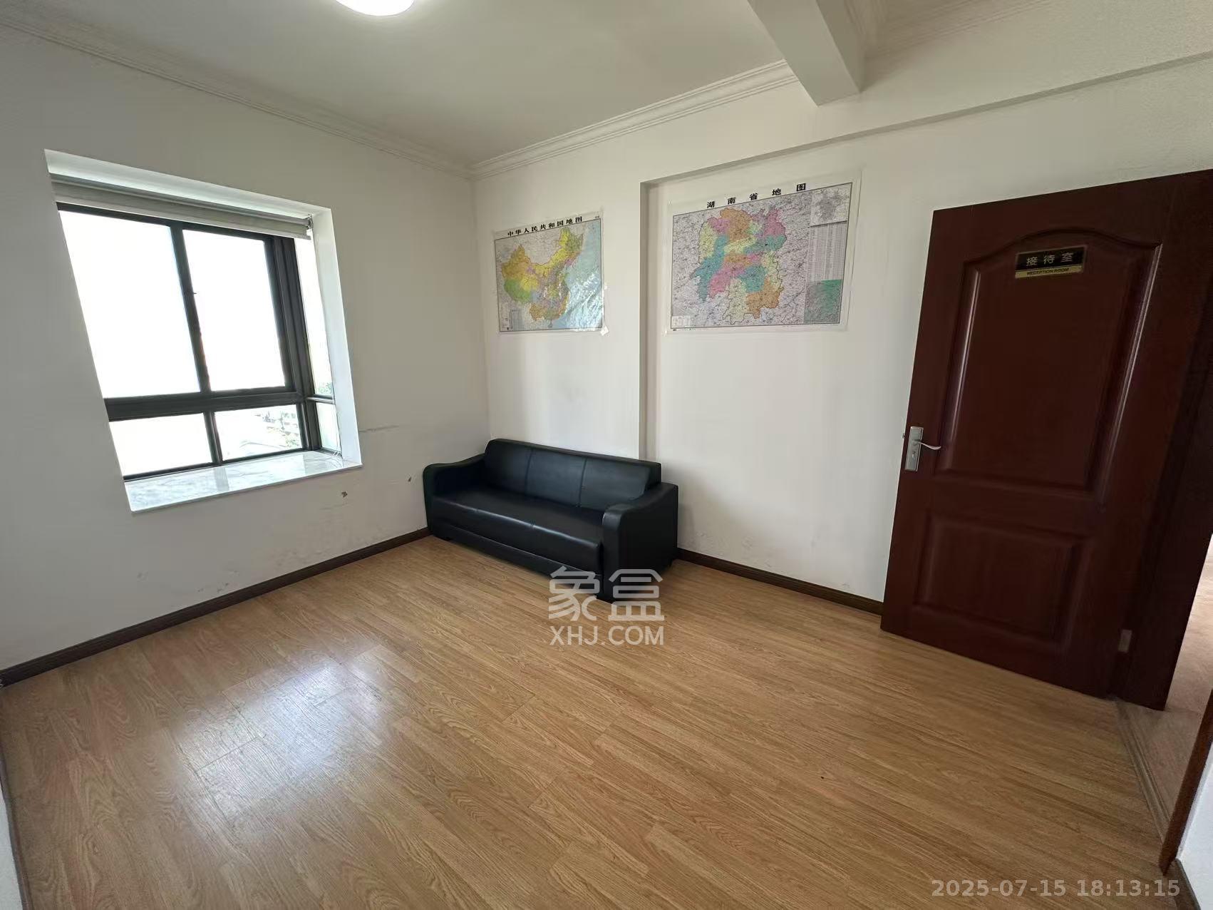 华城广场 3室2厅1卫 3500.0元/月 华城广场 3室2厅1卫 3500.0元/月室内图