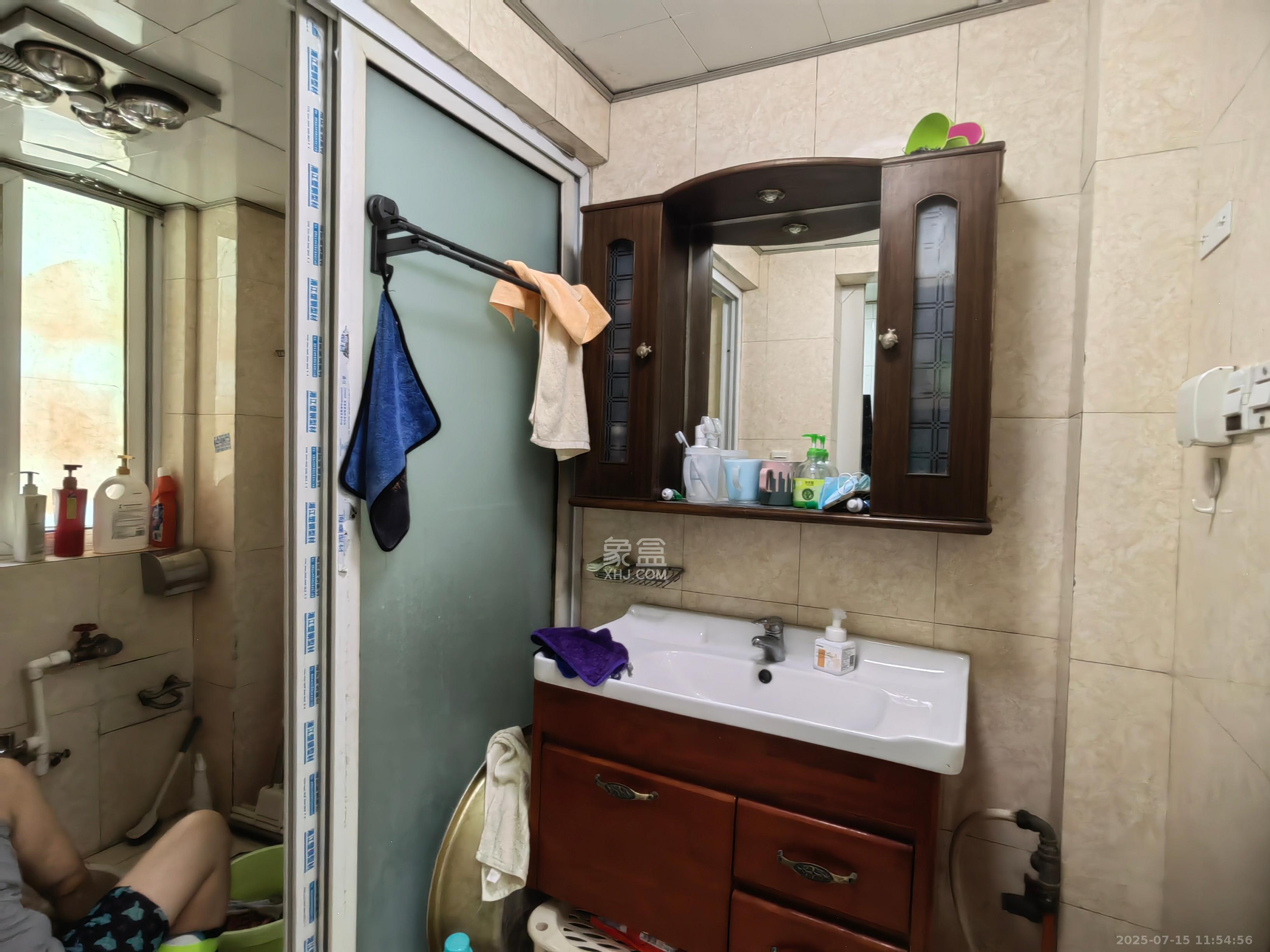 新桥小区 3室2厅1卫 2200.0元/月 新桥小区 3室2厅1卫 2200.0元/月室内图