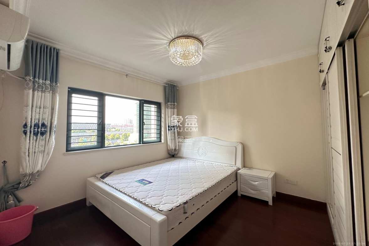 恒大雅苑 3室2厅2卫 3000.00元/月 恒大雅苑 3室2厅2卫 3000.00元/月室内图