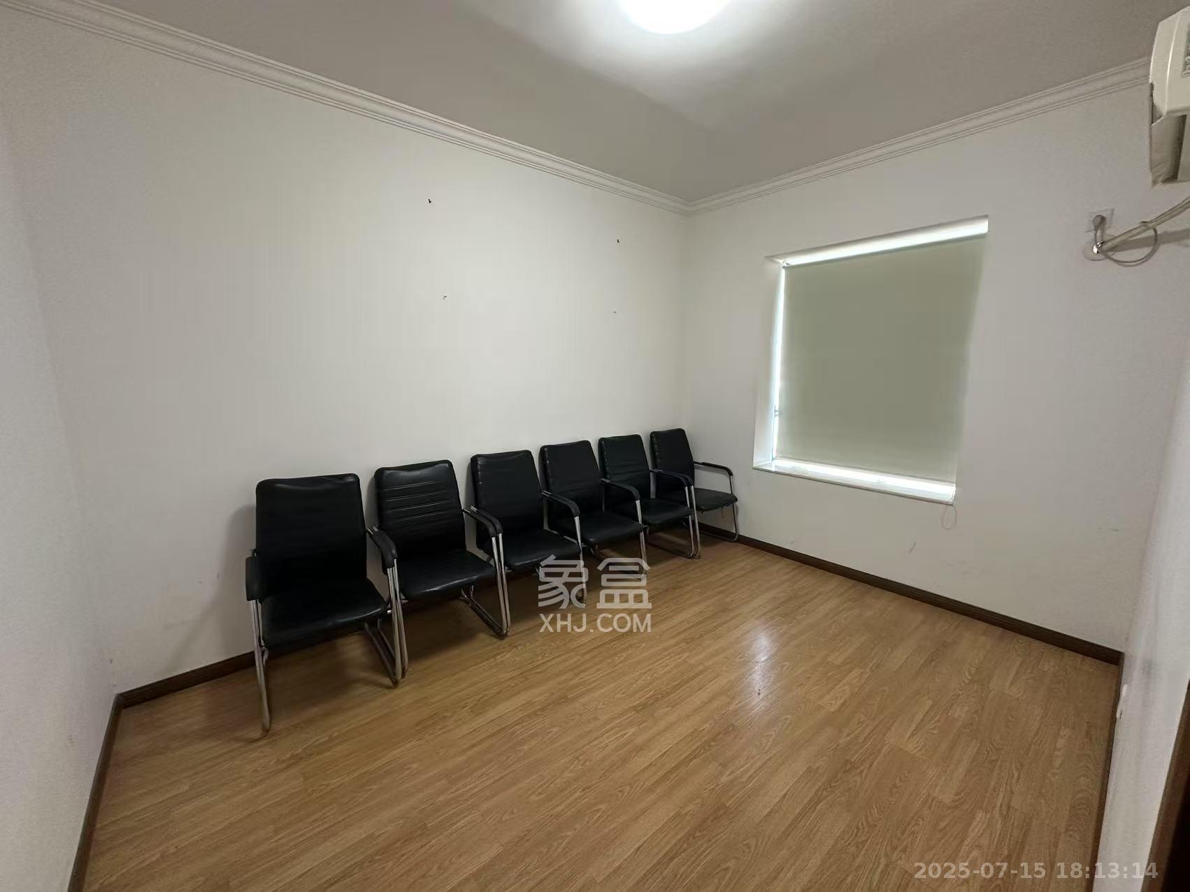 华城广场 3室2厅1卫 3500.0元/月 华城广场 3室2厅1卫 3500.0元/月室内图