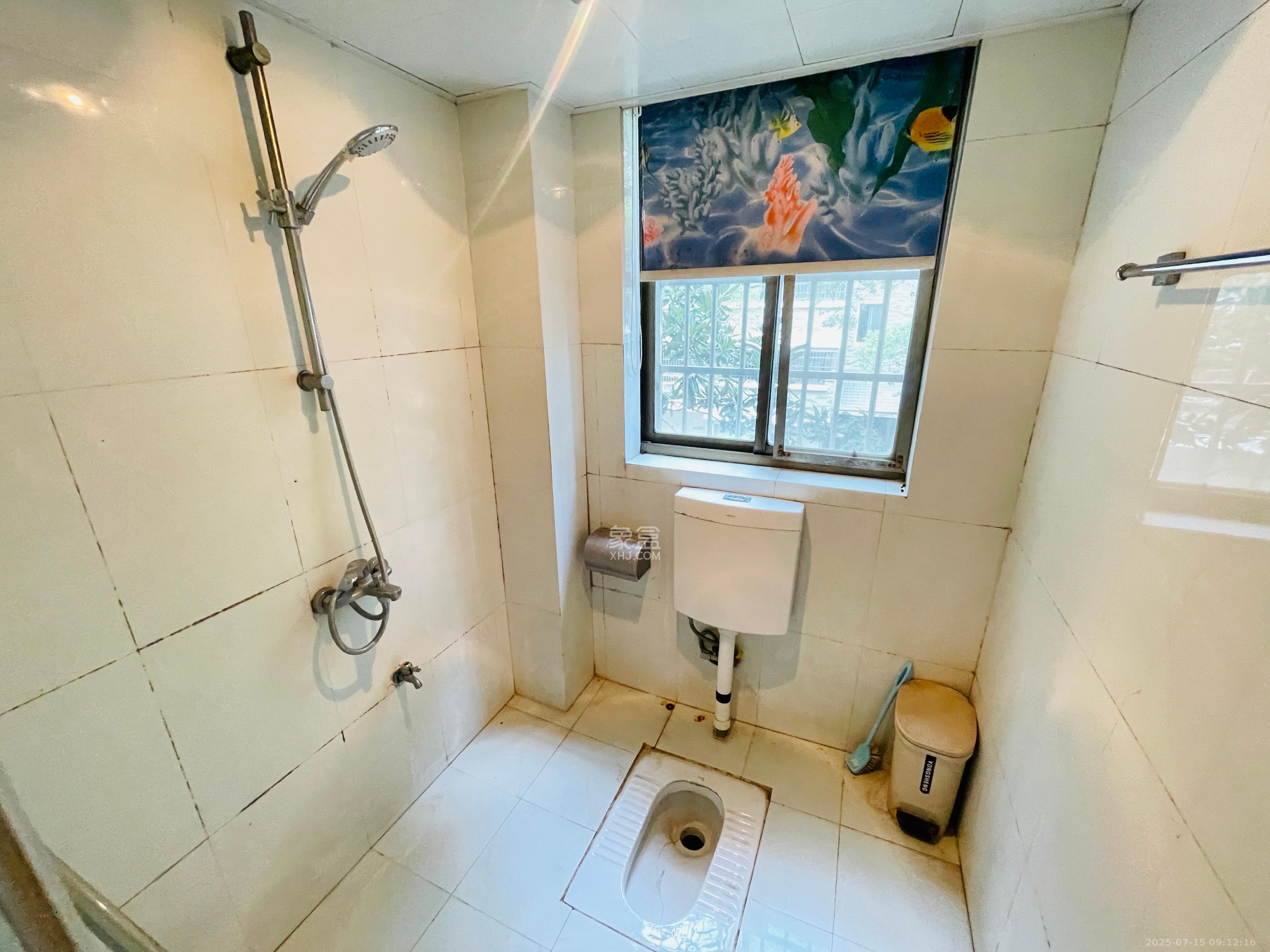 金峰小区北院（七里营社区）  4室2厅2卫    2300.0元/月室内图