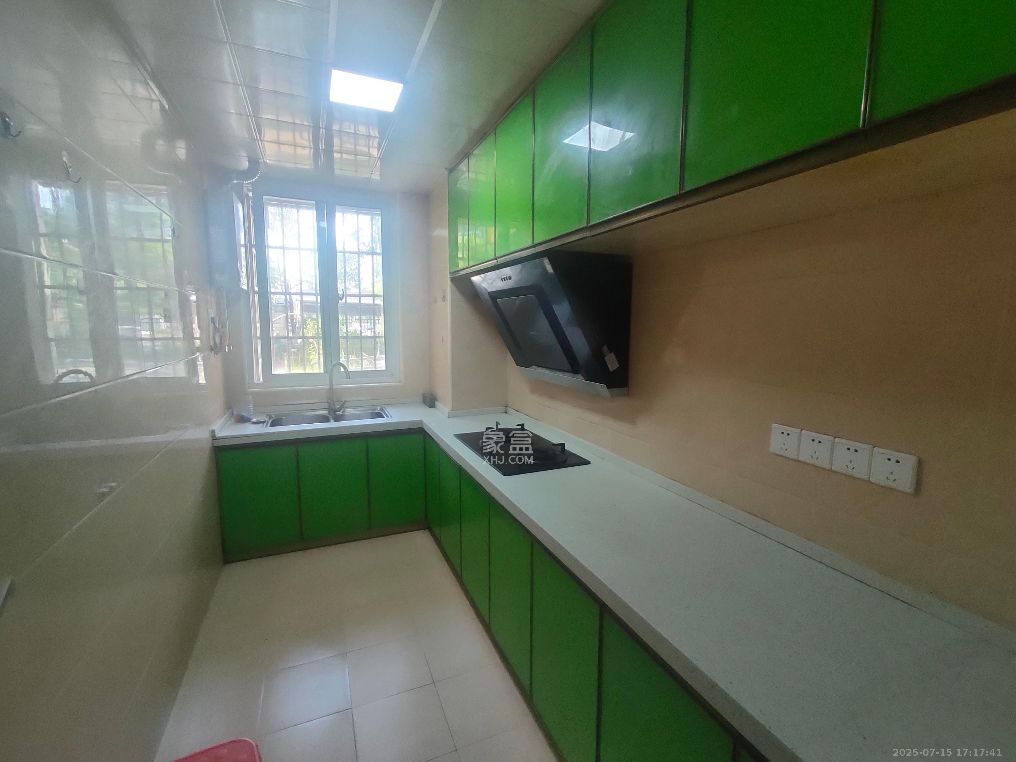 和康园小区  4室2厅2卫    2100.0元/月 和康园小区  4室2厅2卫    2100.0元/月室内图