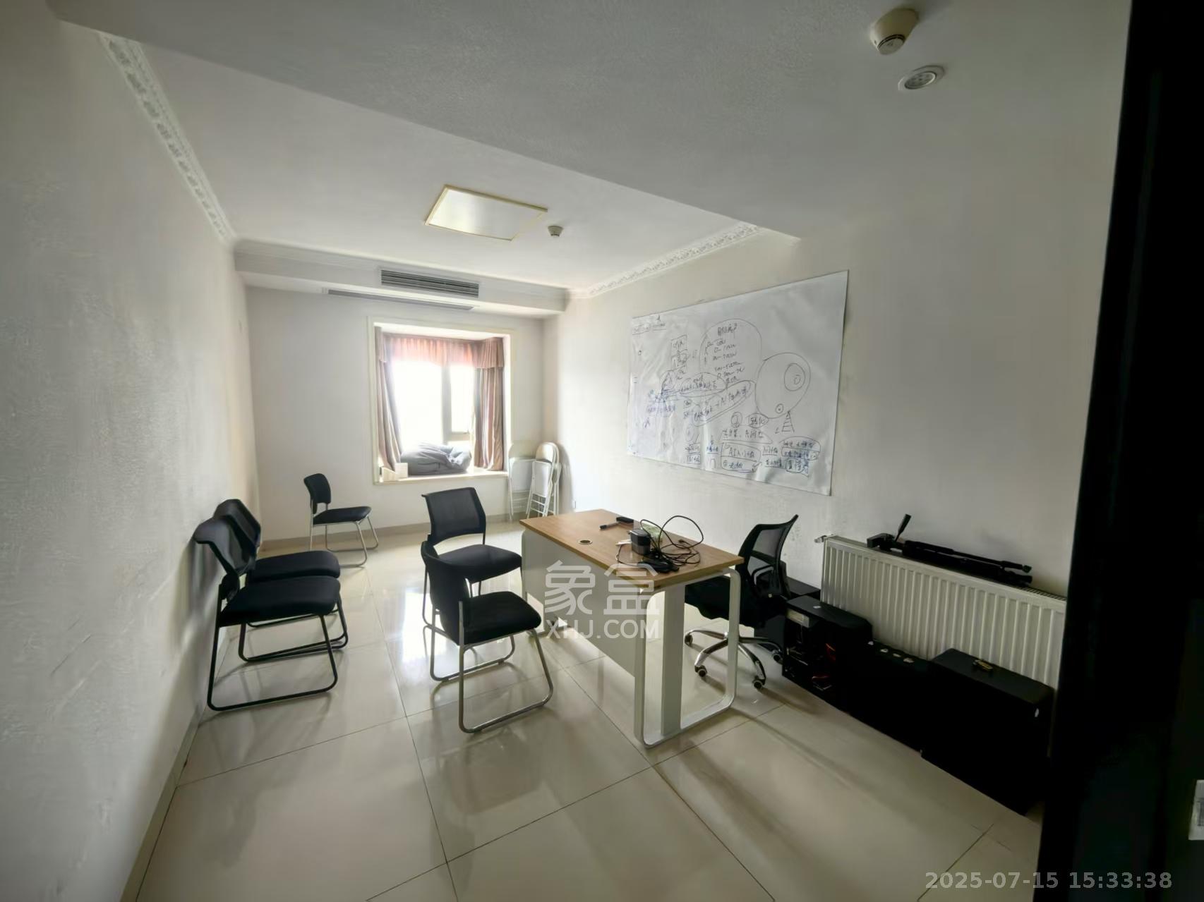 潮宗御苑  4室2厅2卫    7000.0元/月 潮宗御苑  4室2厅2卫    7000.0元/月室内图