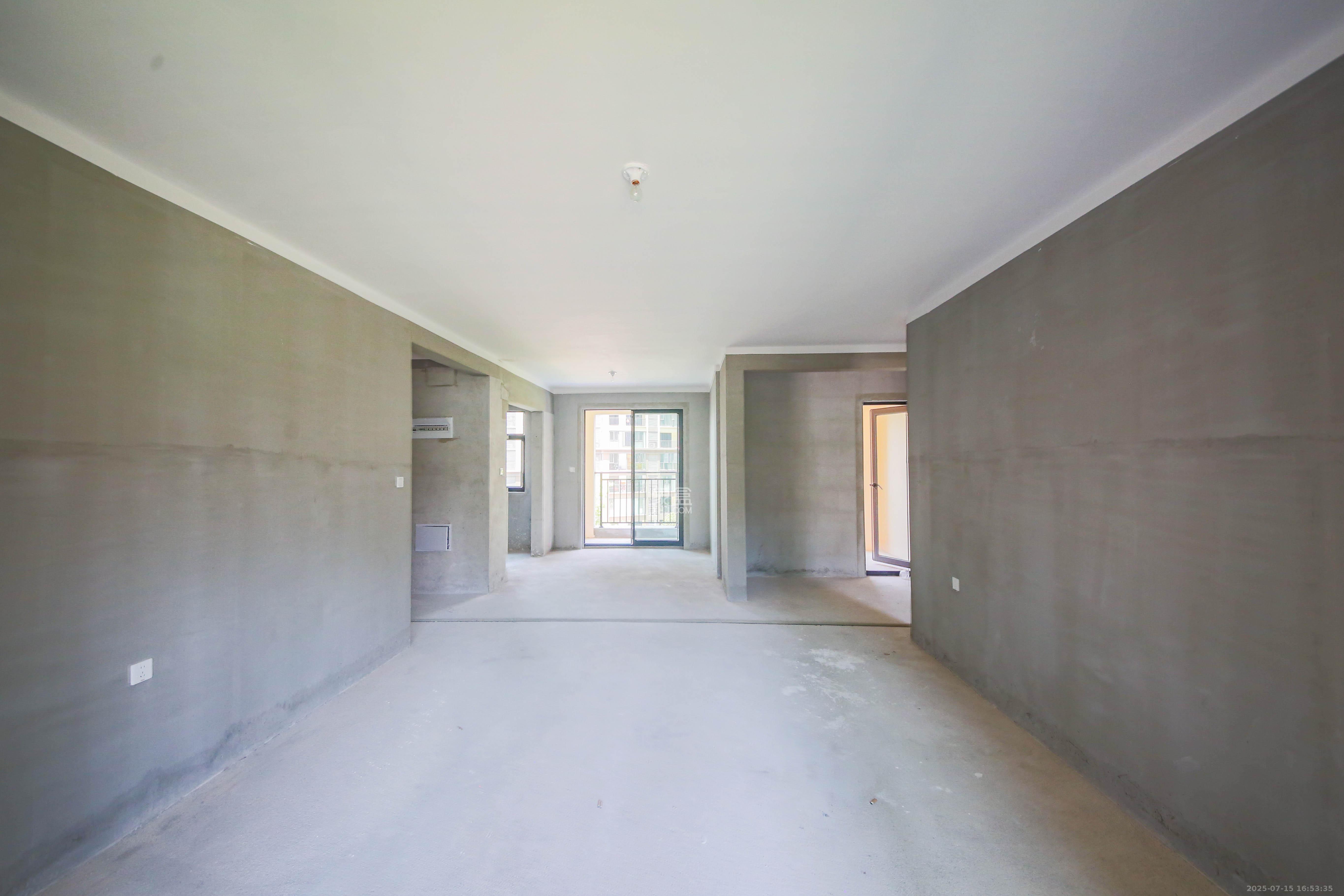 中建钰和城  4室2厅2卫   182.00万