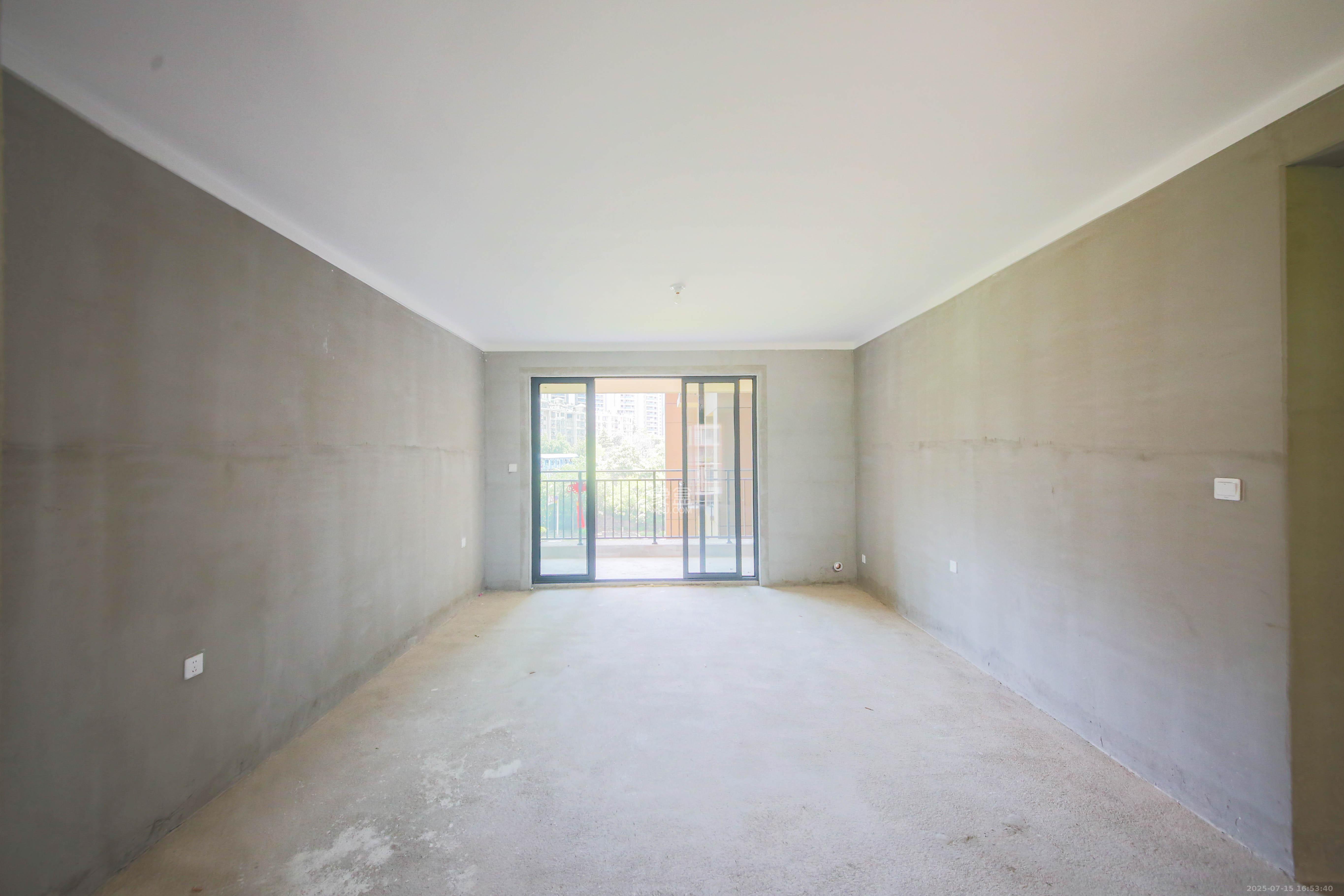 中建钰和城  4室2厅2卫   182.00万客厅