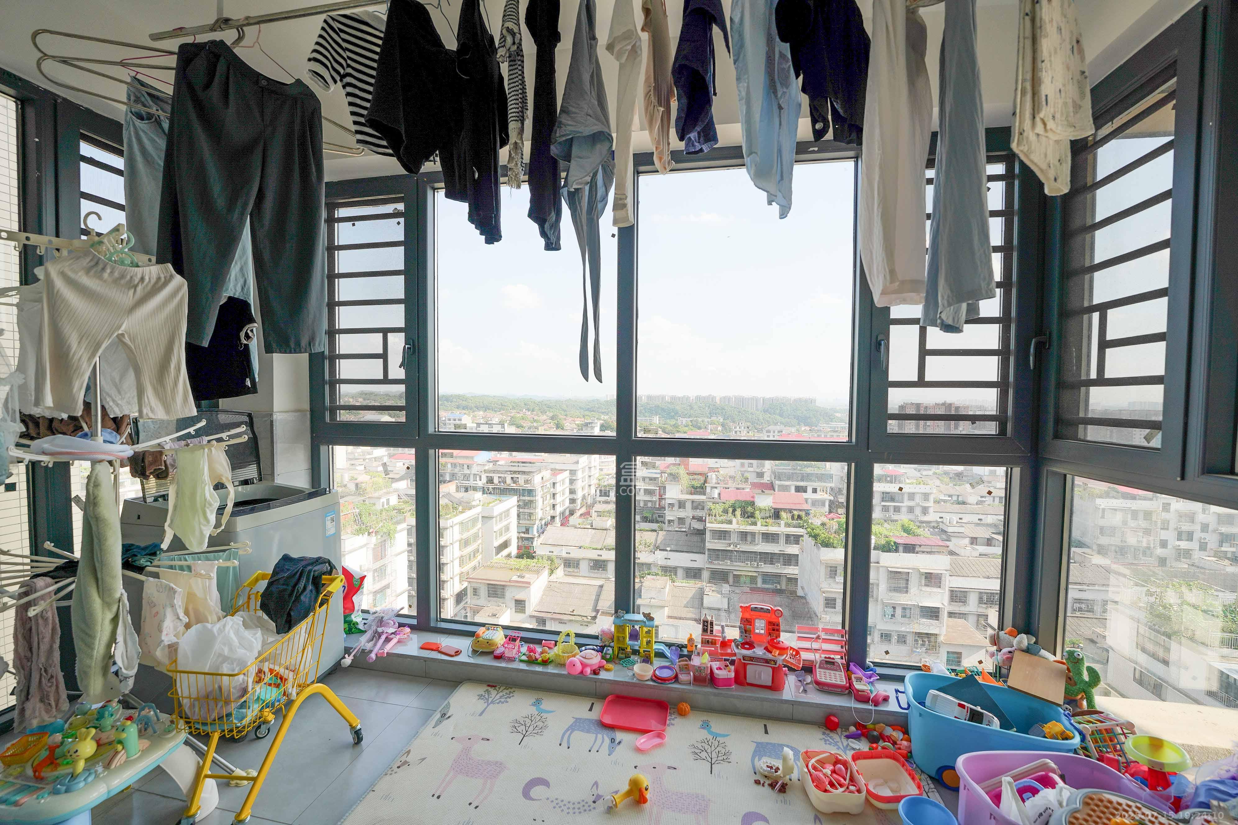 福天藏郡院子  3室2厅1卫    68.0万 福天藏郡院子  3室2厅1卫    68.0万阳台