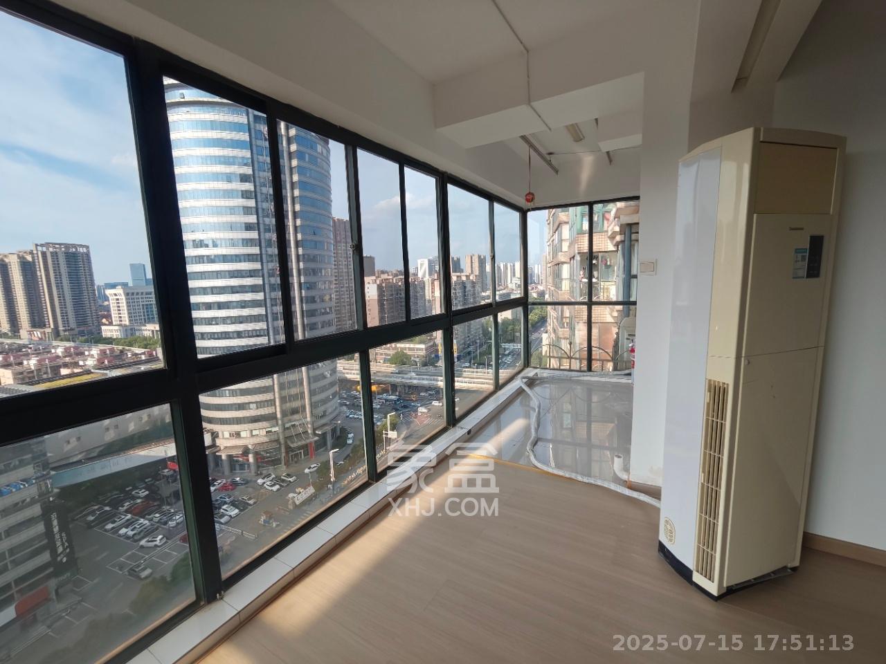 上东印象  4室2厅2卫    2800.0元/月室内图