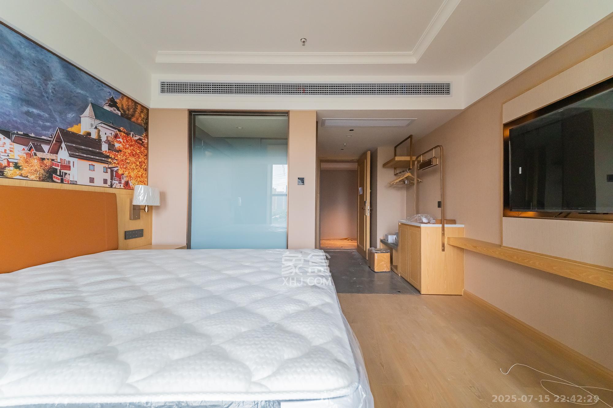 MOMA当代广场 1室1厅1卫 31.5万 MOMA当代广场 1室1厅1卫 31.5万客厅