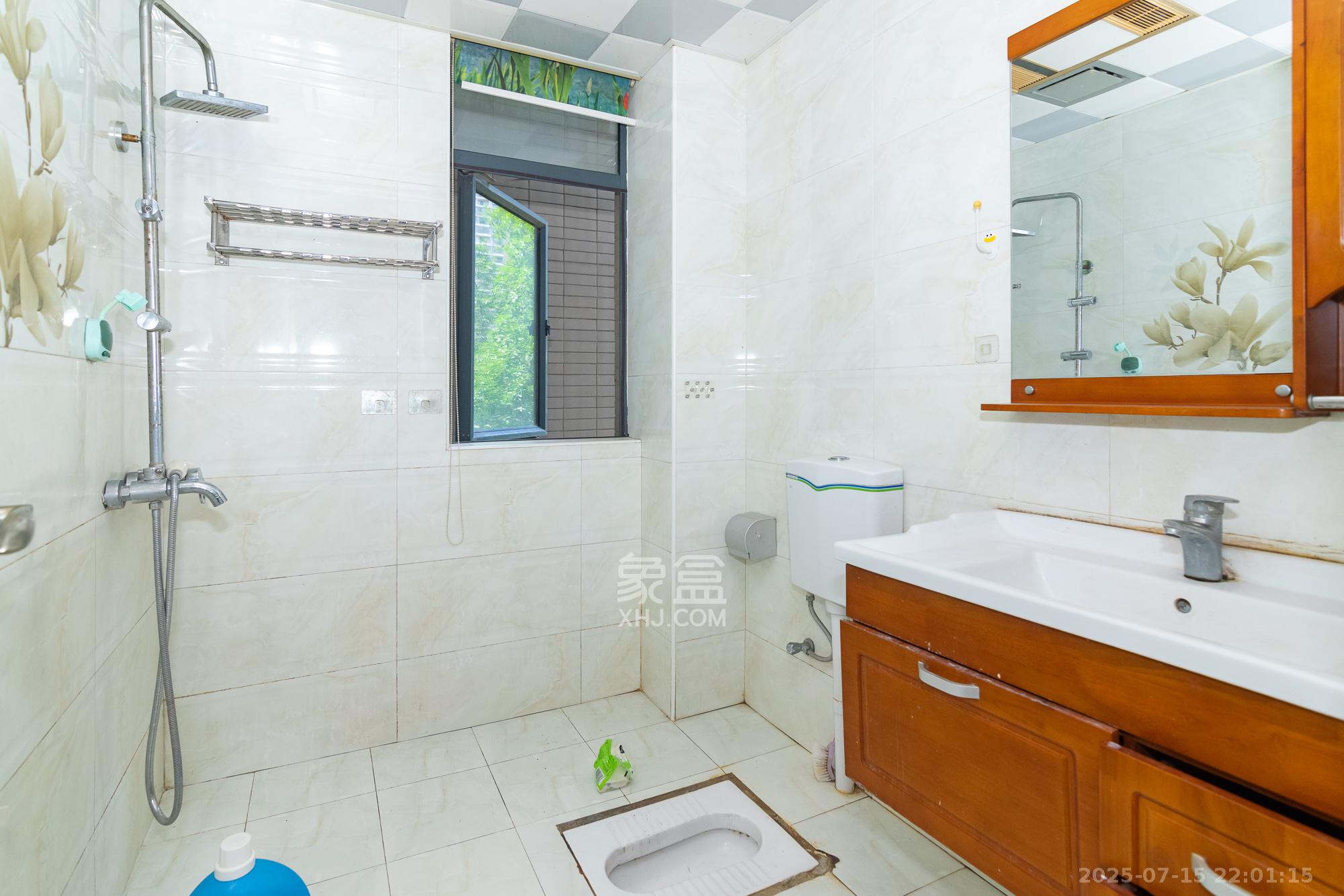 联诚国际城 2室2厅1卫 48.0万 联诚国际城 2室2厅1卫 48.0万阳台