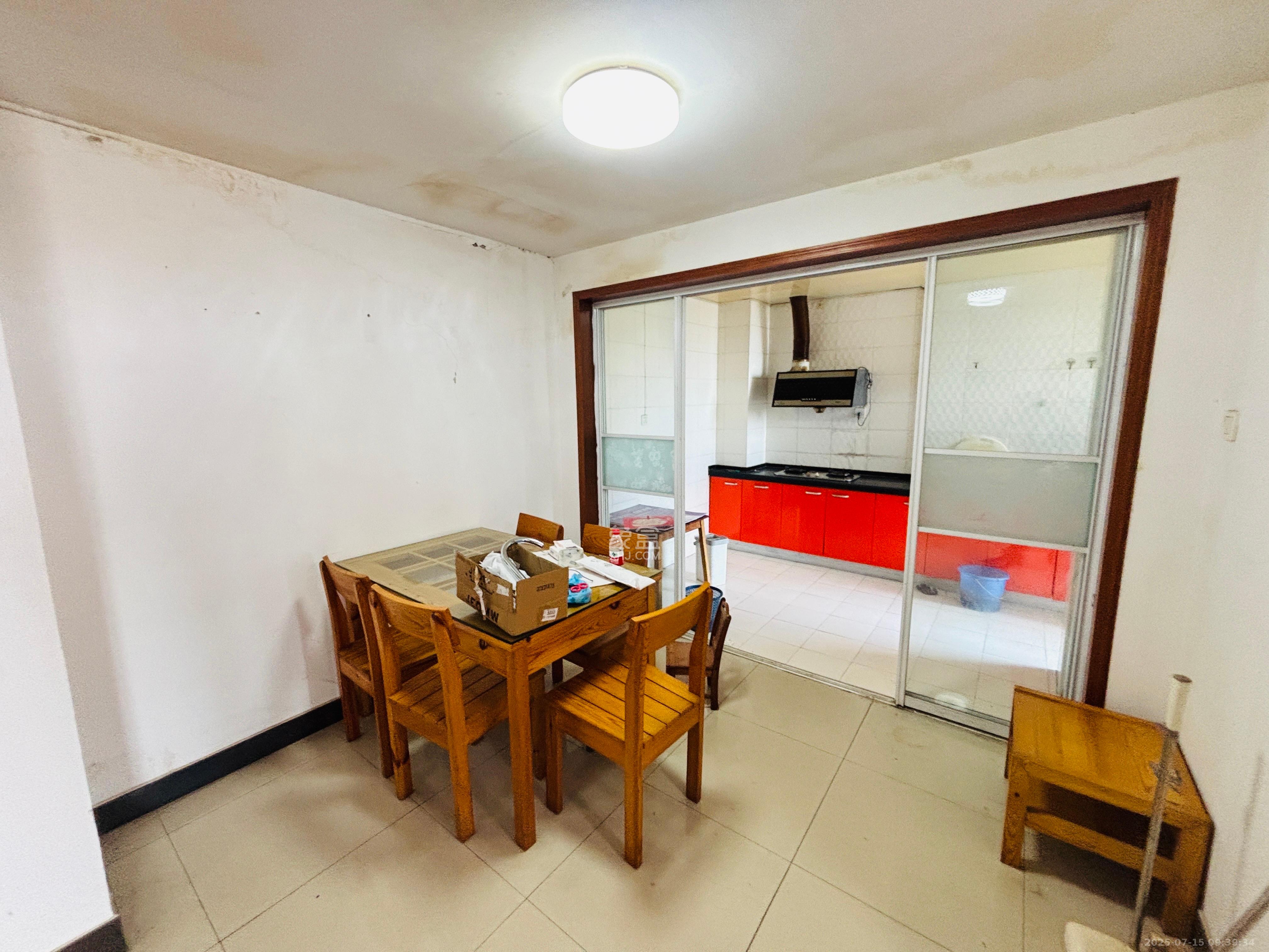 天城湖光山色  2室2厅1卫    1900.0元/月室内图