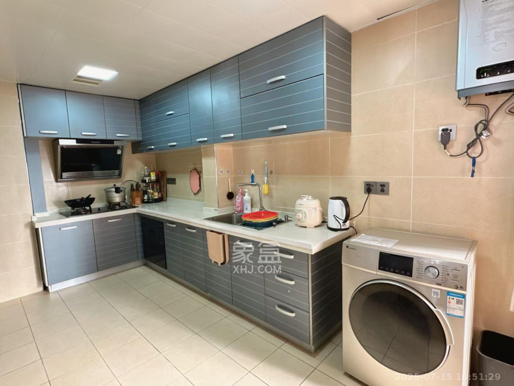 凯富南方鑫城  3室2厅1卫    2300.0元/月室内图