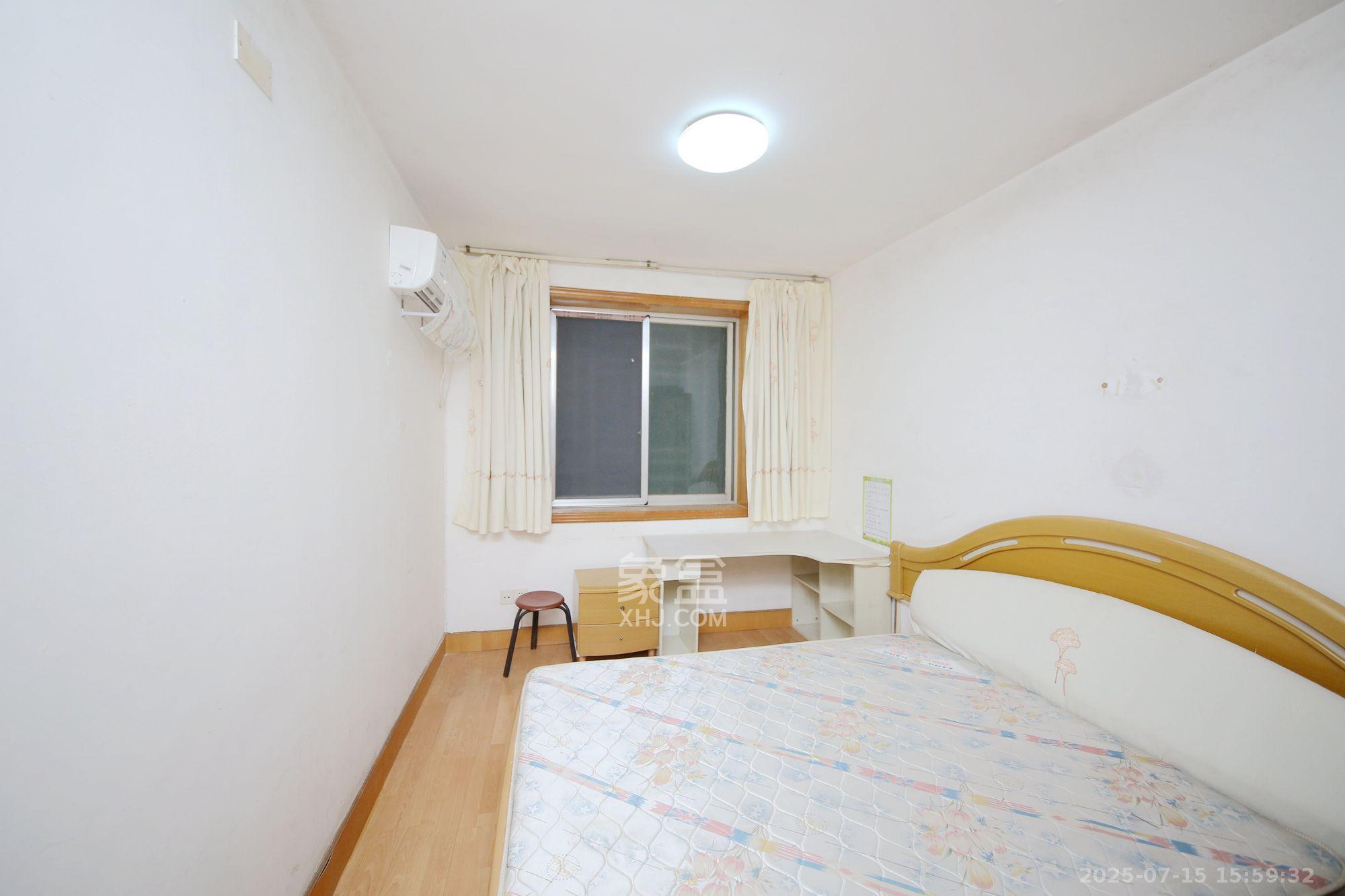 燕山街社区  2室1厅1卫   1600.00元/月室内图