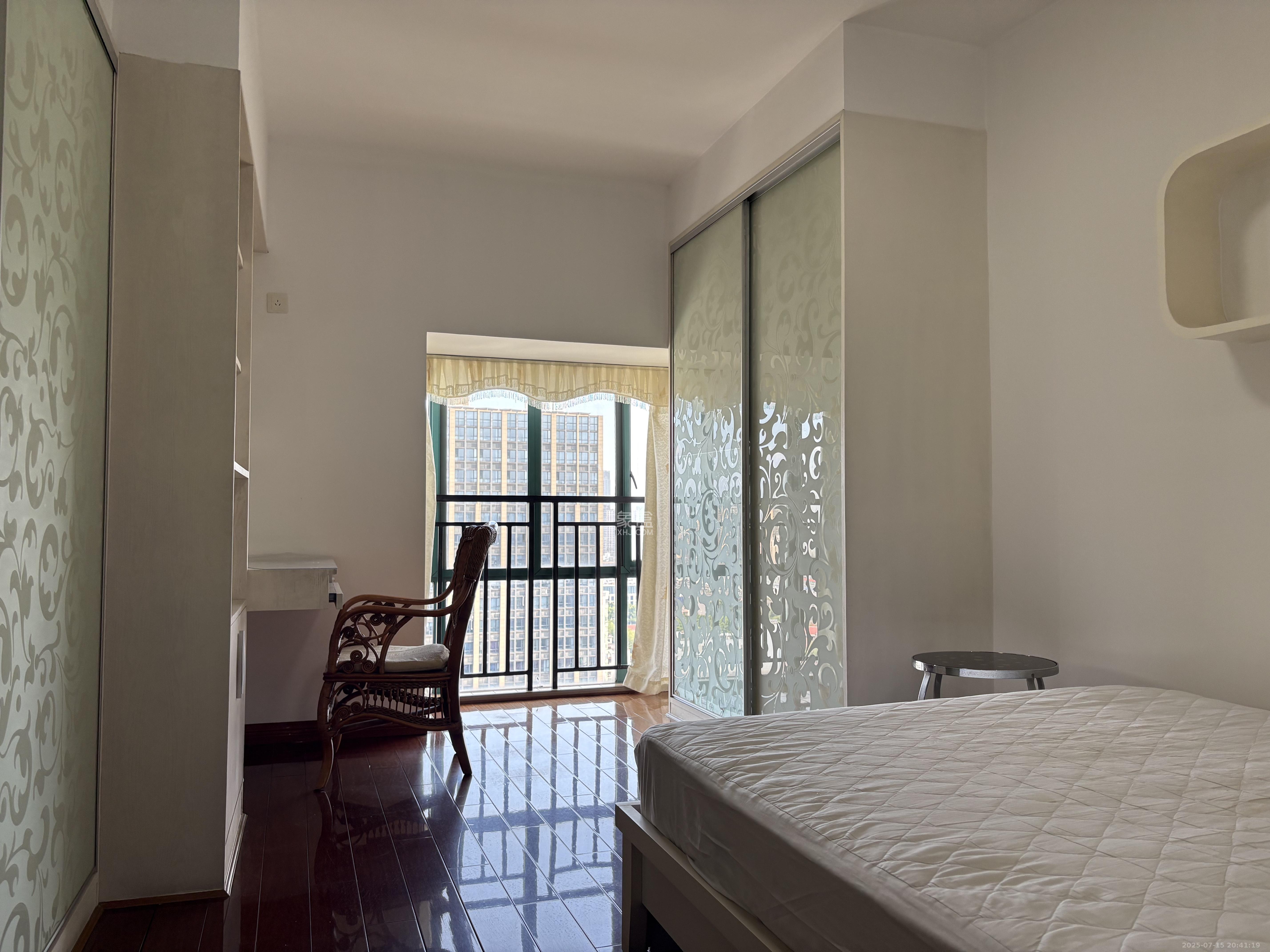 东来苑  4室2厅2卫    4000.0元/月室内图