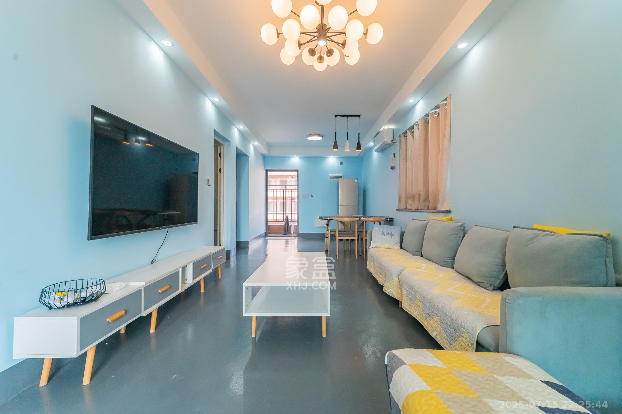 恒基凯旋门三期 2室1厅1卫 53.8万 恒基凯旋门三期 2室1厅1卫 53.8万客厅