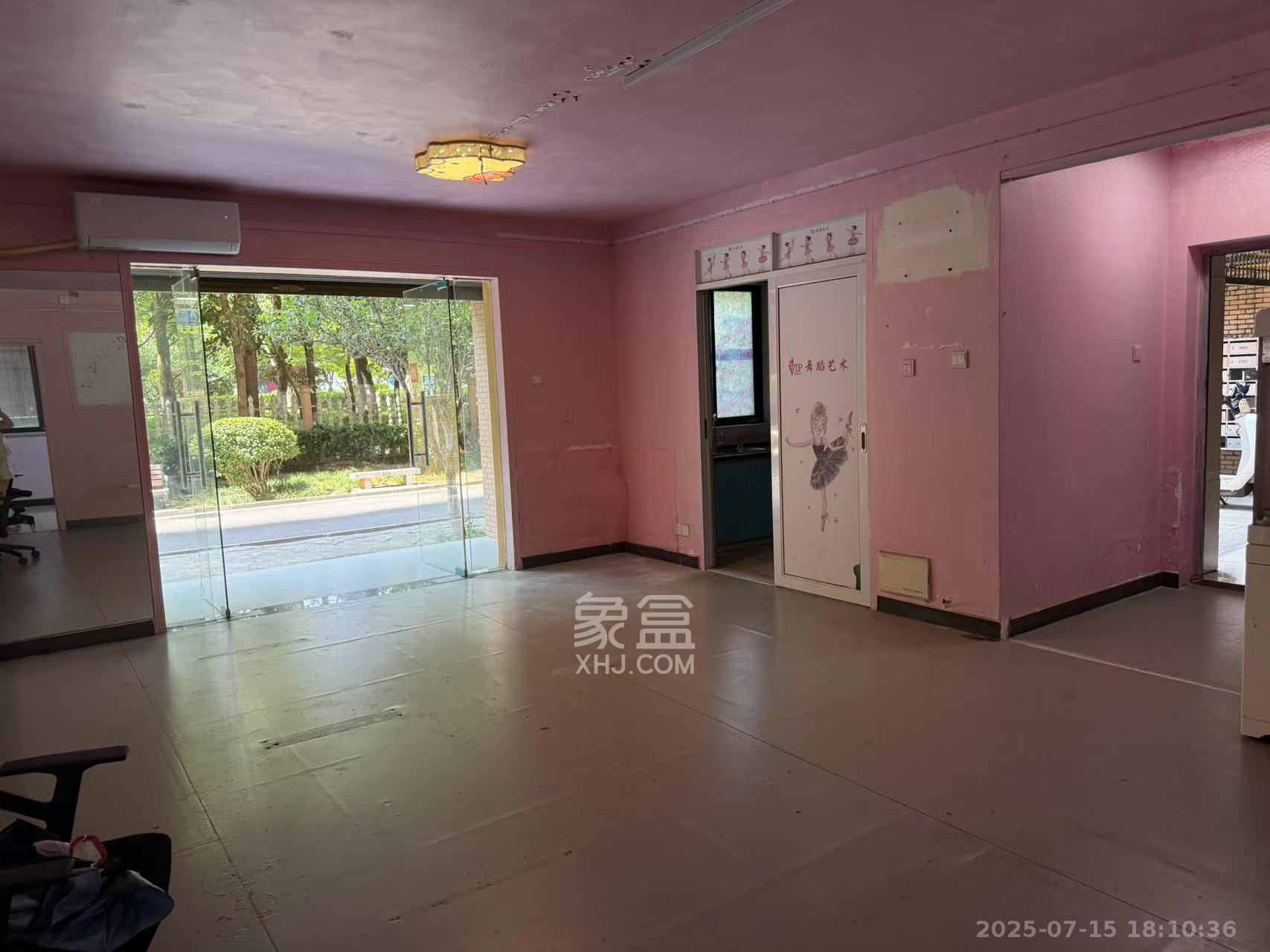 诚兴园 3室2厅2卫 3000.0元/月 诚兴园 3室2厅2卫 3000.0元/月室内图