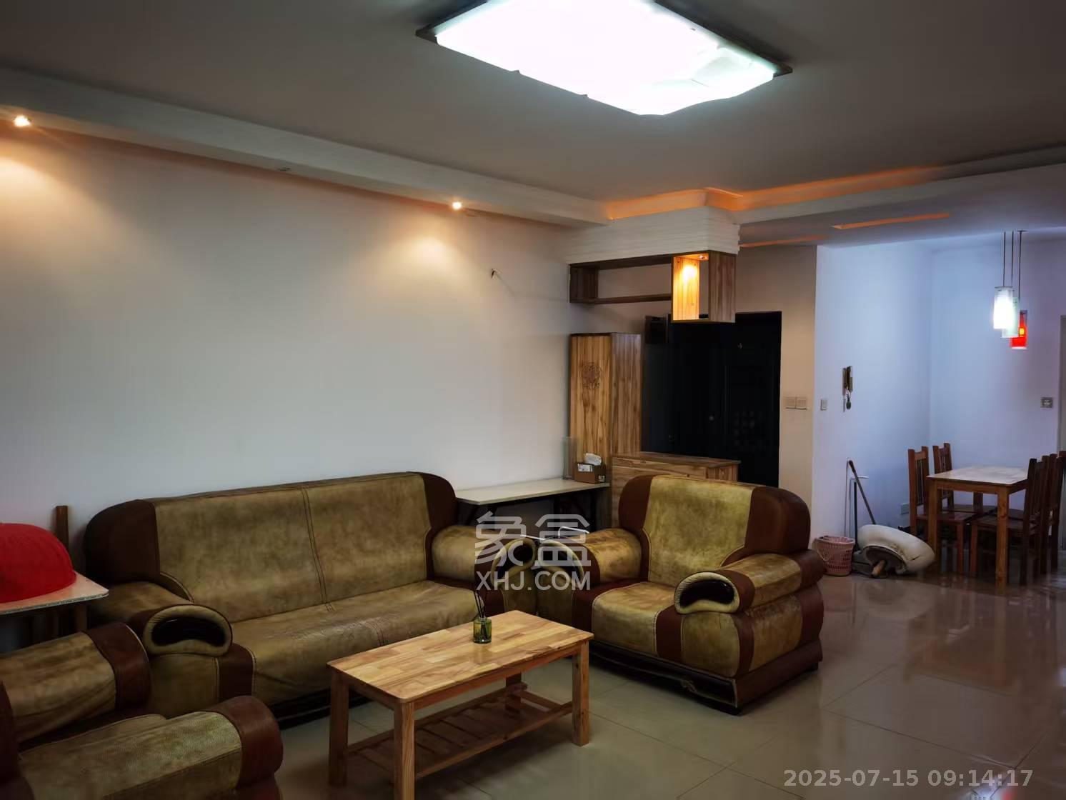 湘樟园小区(湘樟家园) 3室2厅1卫 1700.0元/月 湘樟园小区(湘樟家园) 3室2厅1卫 1700.0元/月室内图