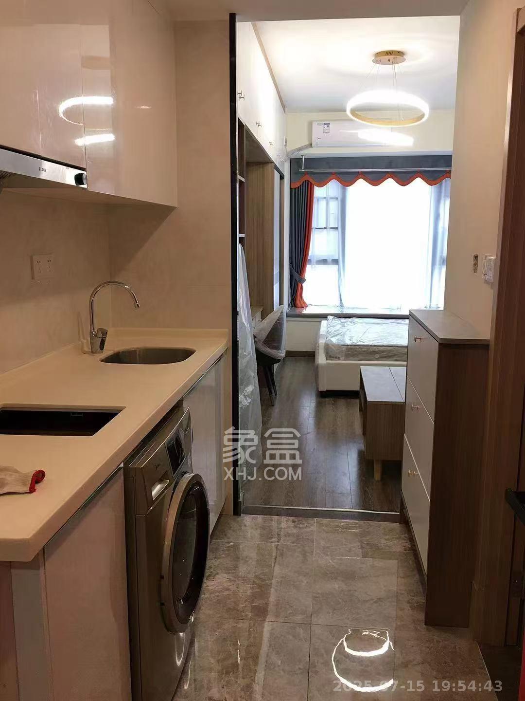 卓越浅水湾  1室1厅1卫   1700.00元/月室内图