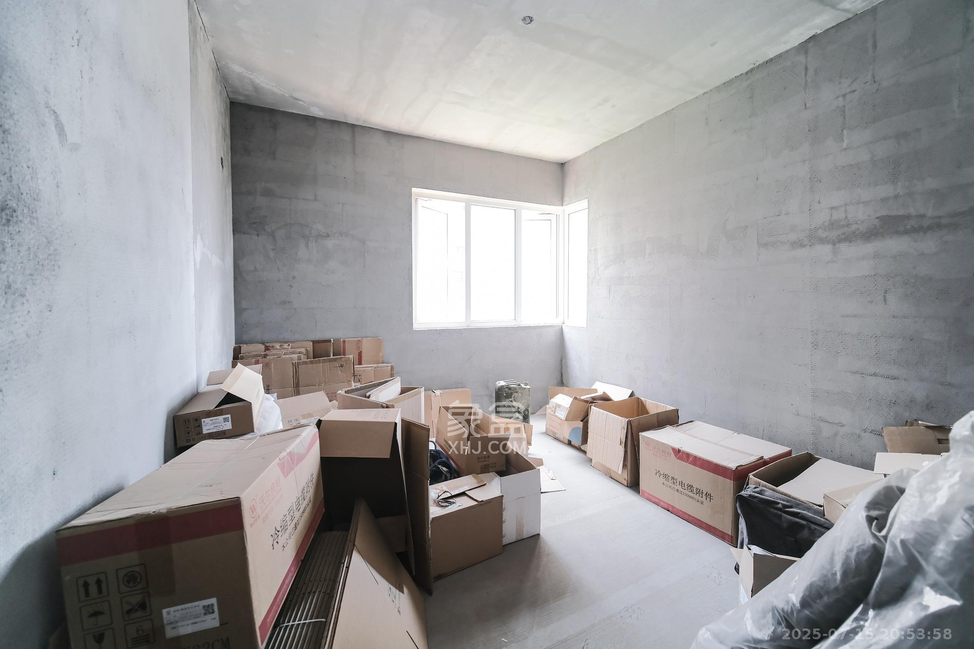 保利香槟国际  3室2厅2卫    74.0万 保利香槟国际  3室2厅2卫    74.0万卧室