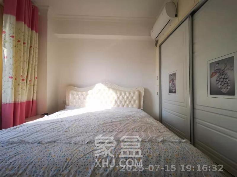 麓谷小镇  3室2厅1卫   2400.00元/月室内图
