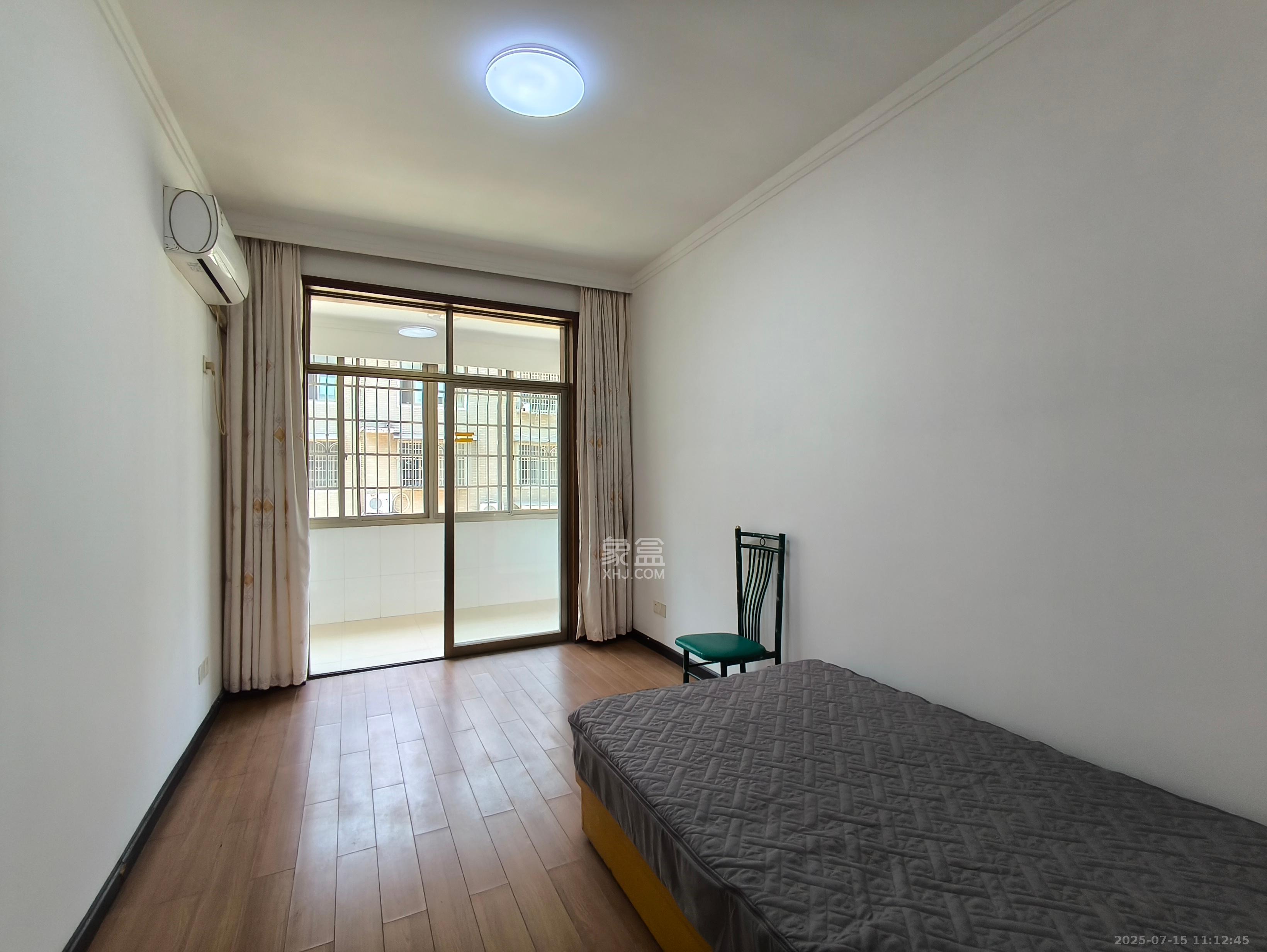 黄鹤小区2片  3室2厅2卫    2100.0元/月 黄鹤小区2片  3室2厅2卫    2100.0元/月室内图