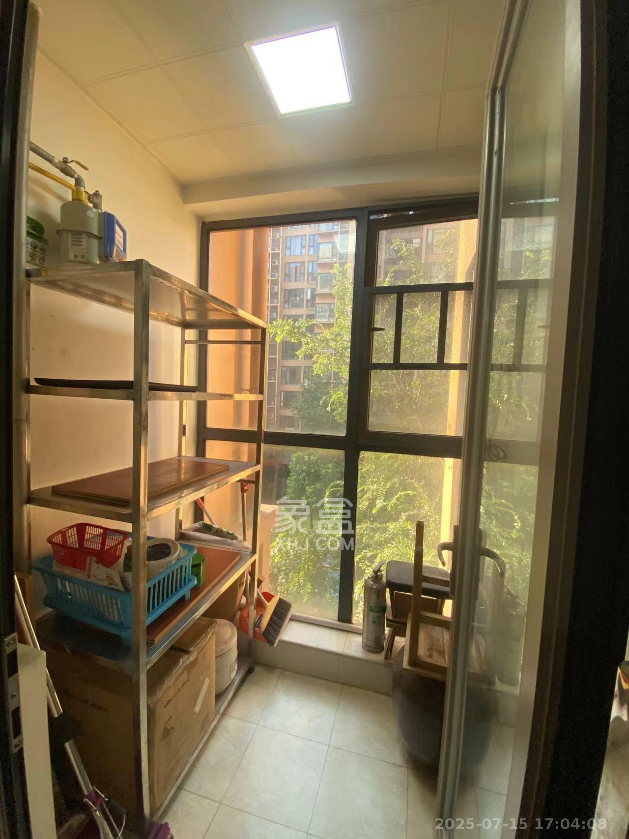 怡海星城 3室2厅2卫 2200.0元/月 怡海星城 3室2厅2卫 2200.0元/月室内图