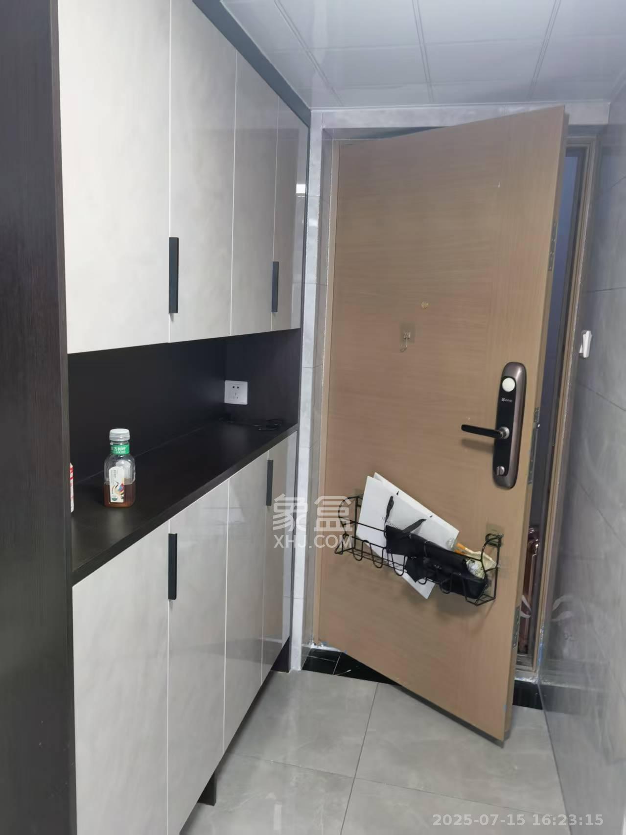 中交广场公寓  2室1厅1卫   2300.00元/月室内图