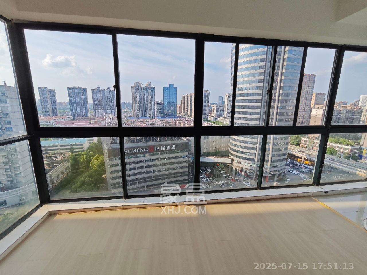 上东印象  4室2厅2卫    2800.0元/月室内图