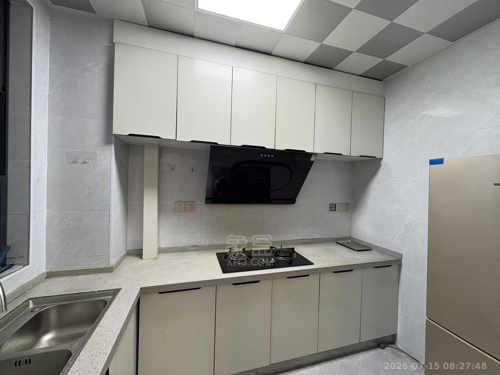 春藤小镇  3室2厅1卫    1600.0元/月室内图