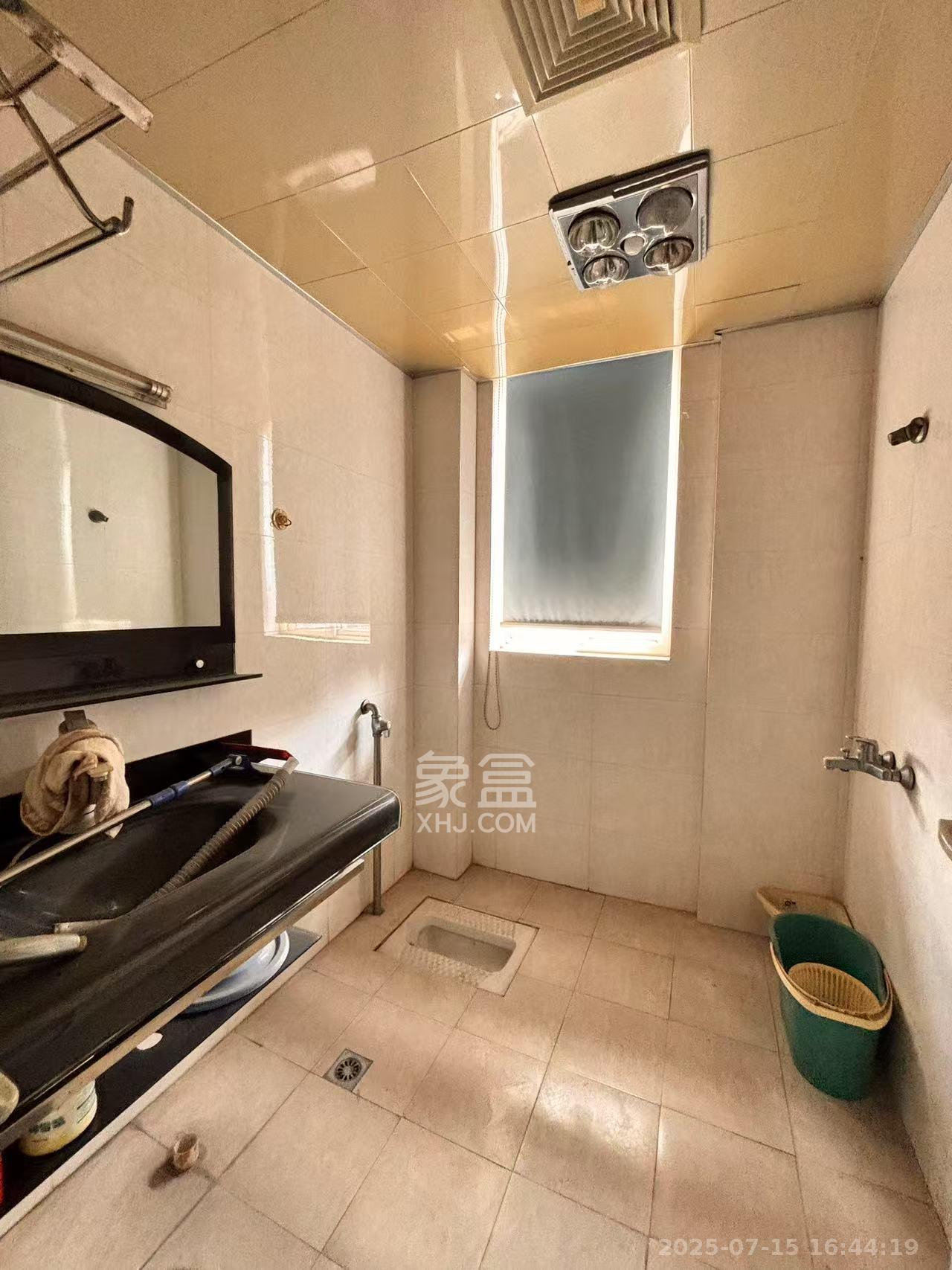 东城名苑 3室2厅2卫 2000.0元/月 东城名苑 3室2厅2卫 2000.0元/月室内图