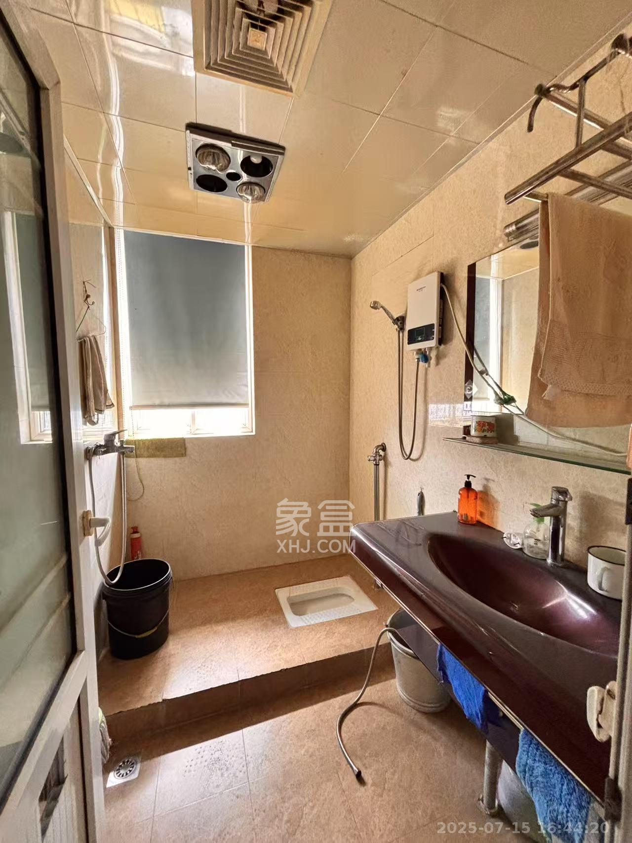 东城名苑 3室2厅2卫 2000.0元/月 东城名苑 3室2厅2卫 2000.0元/月室内图