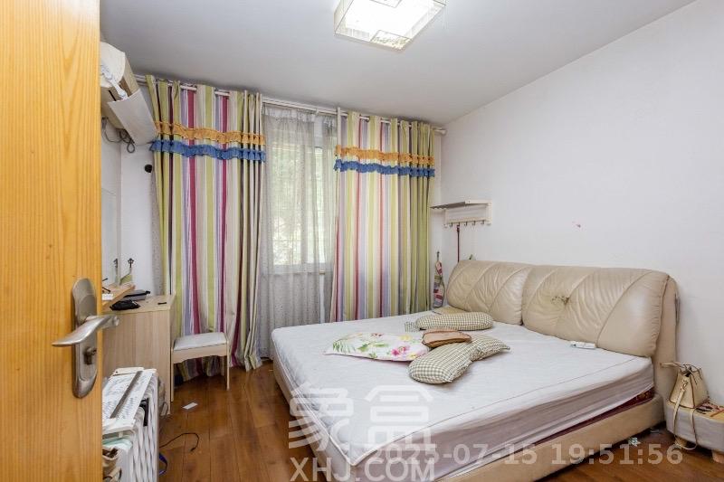 东岸锦城(东方人家)  4室1厅1卫   1800.00元/月室内图