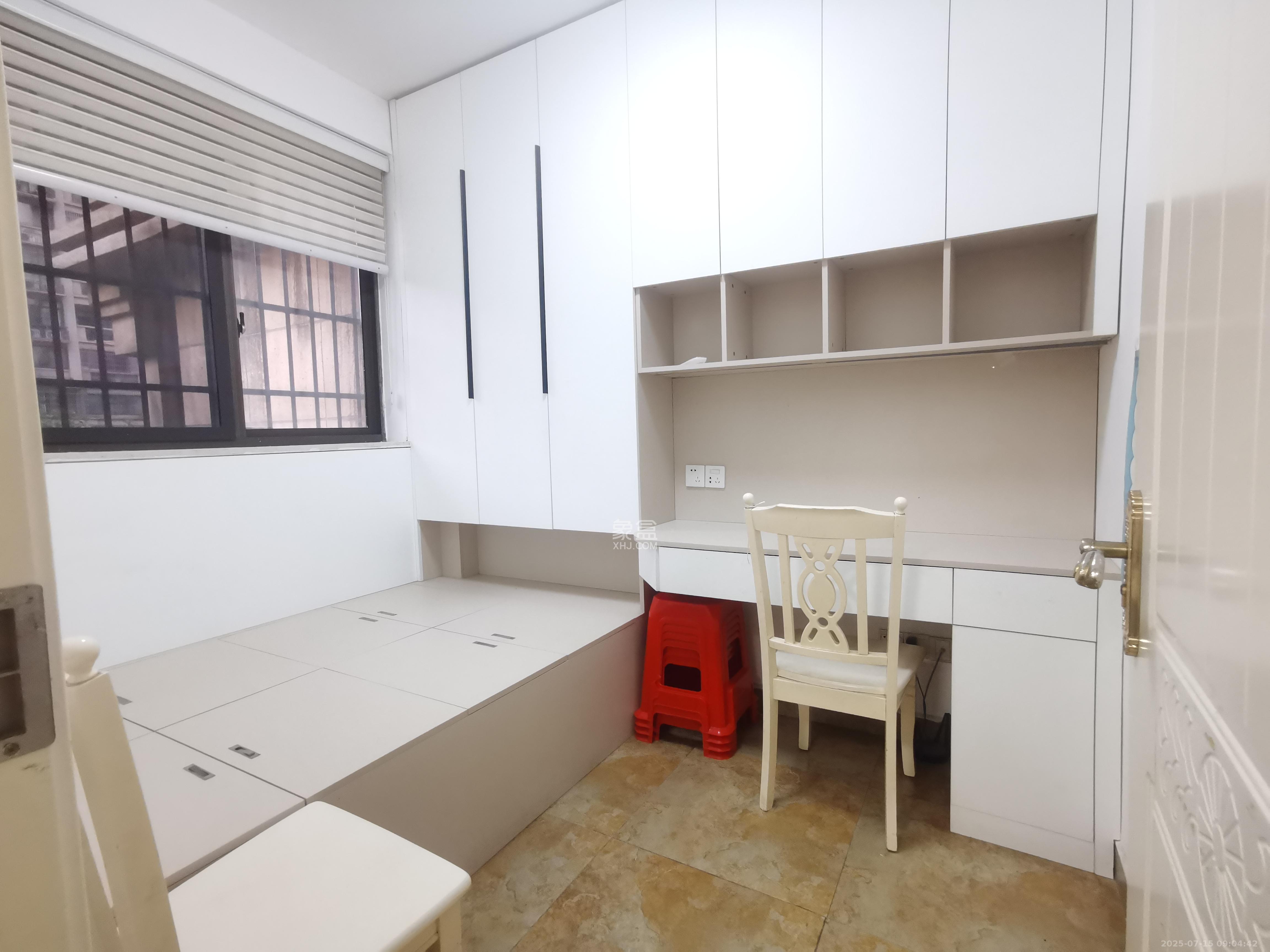 阳光丽城一期  4室2厅2卫    3600.0元/月室内图