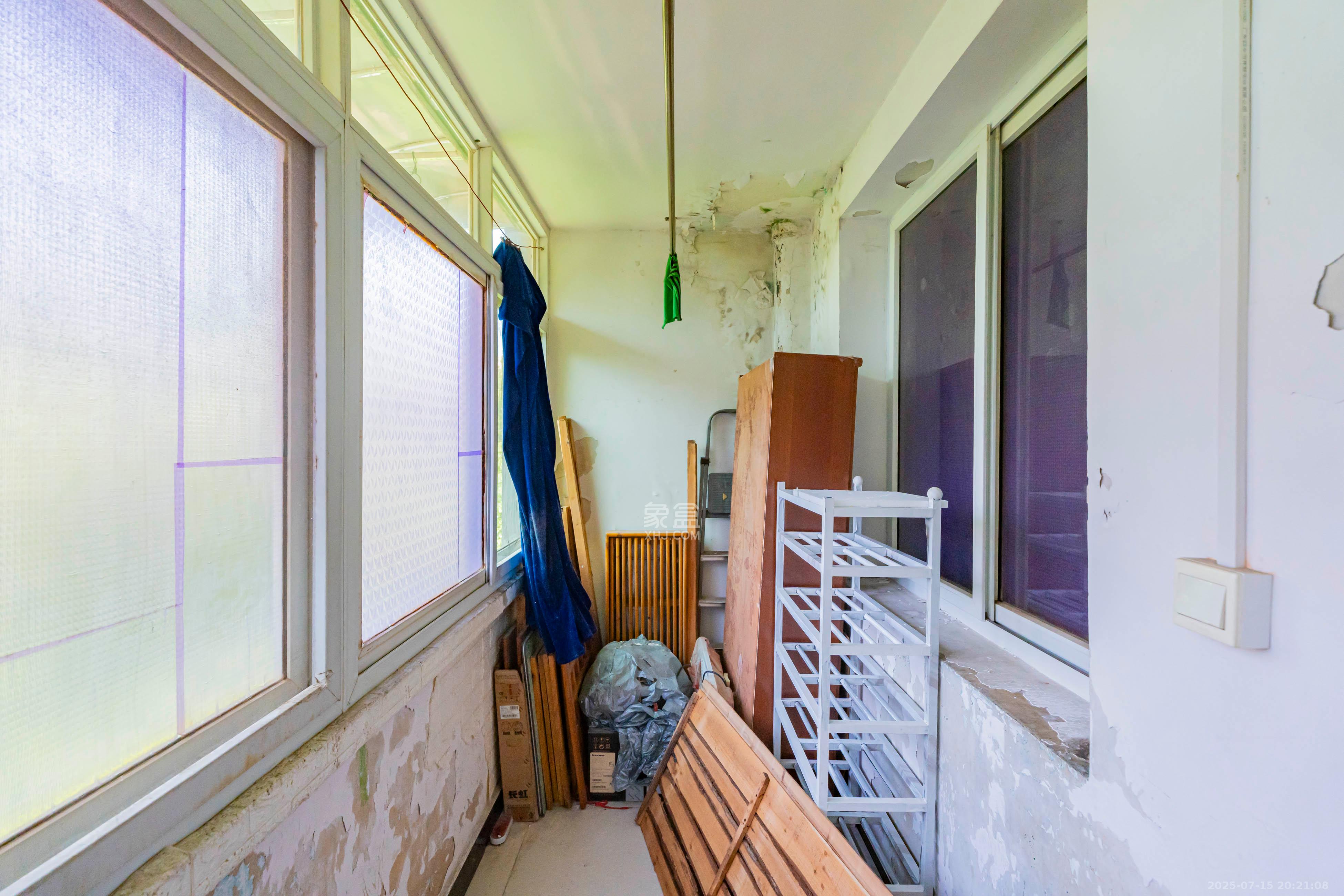 建湘新村  2室1厅1卫   32.00万阳台