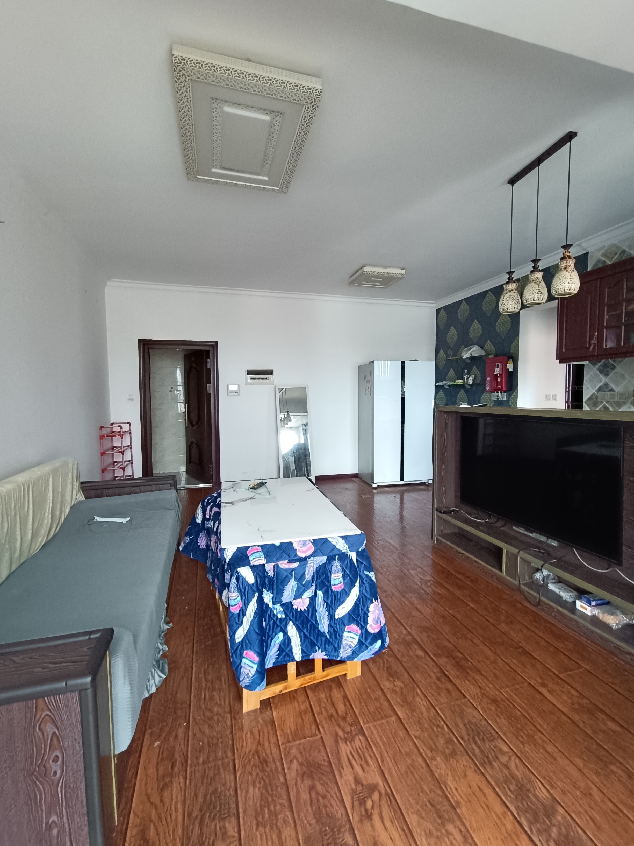 月亮湾三期  2室2厅1卫    1700.0元/月 月亮湾三期  2室2厅1卫    1700.0元/月室内图