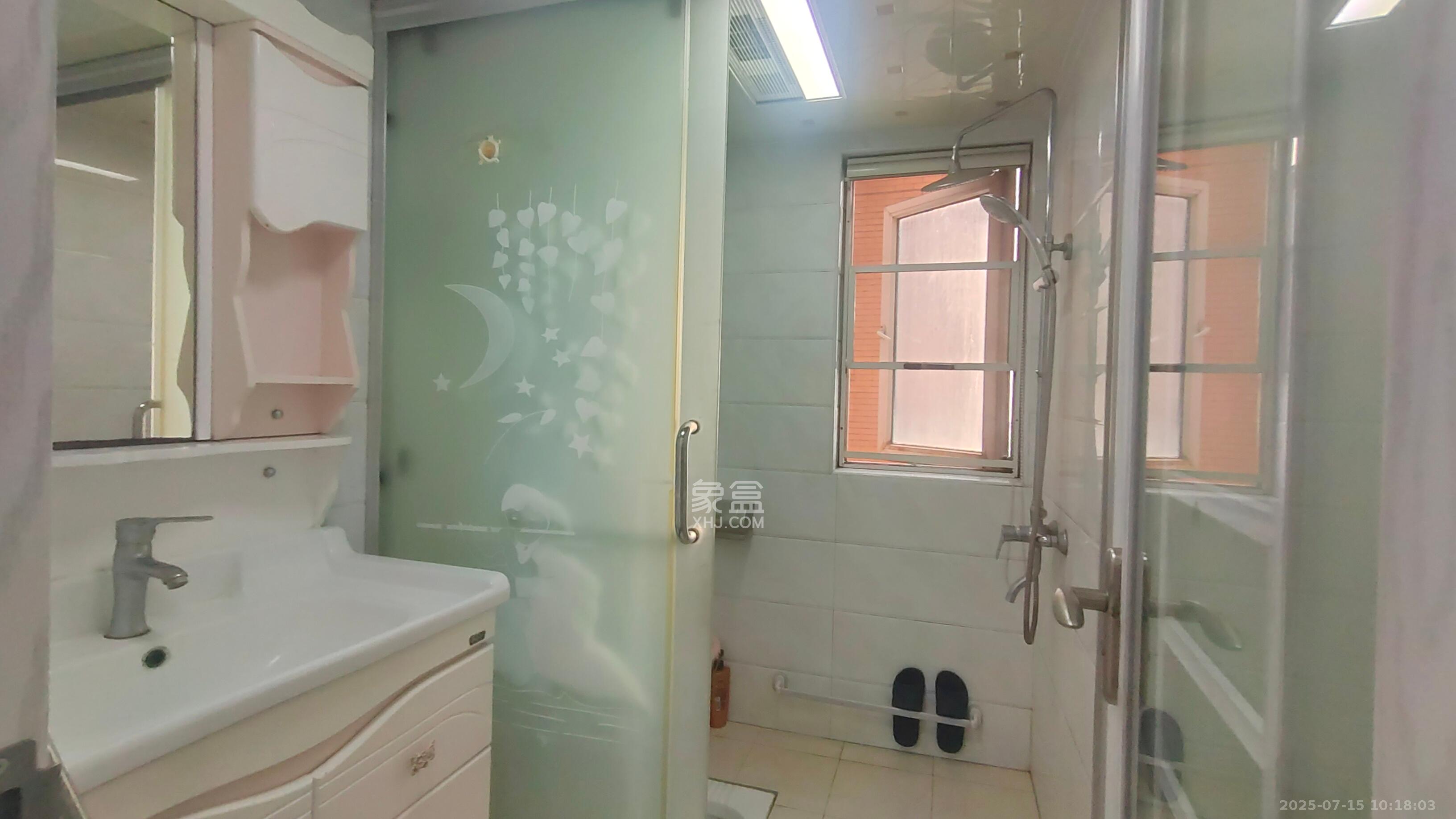 丽发新城 2室2厅1卫 1800.0元/月 丽发新城 2室2厅1卫 1800.0元/月室内图