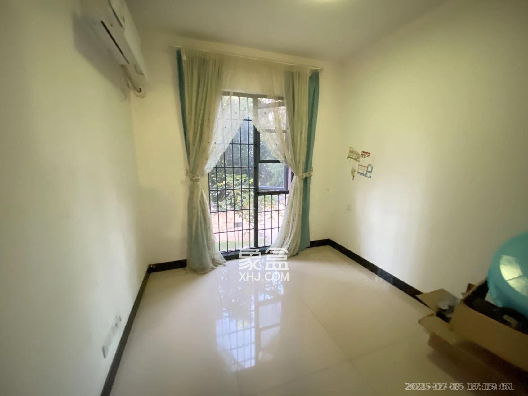 卓越蔚蓝海岸二期 4室2厅2卫 3000.0元/月 卓越蔚蓝海岸二期 4室2厅2卫 3000.0元/月室内图