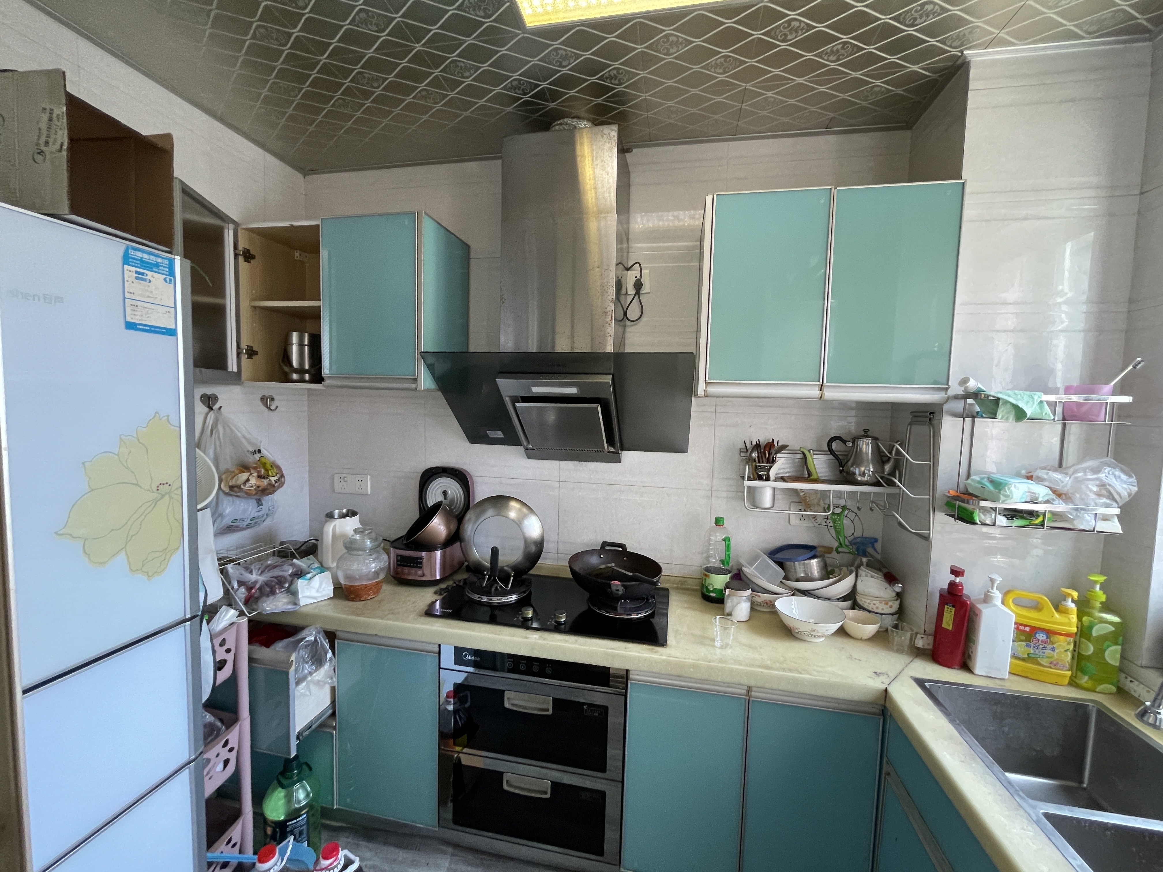 上城世家  2室2厅1卫    48.0万 上城世家  2室2厅1卫    48.0万客厅