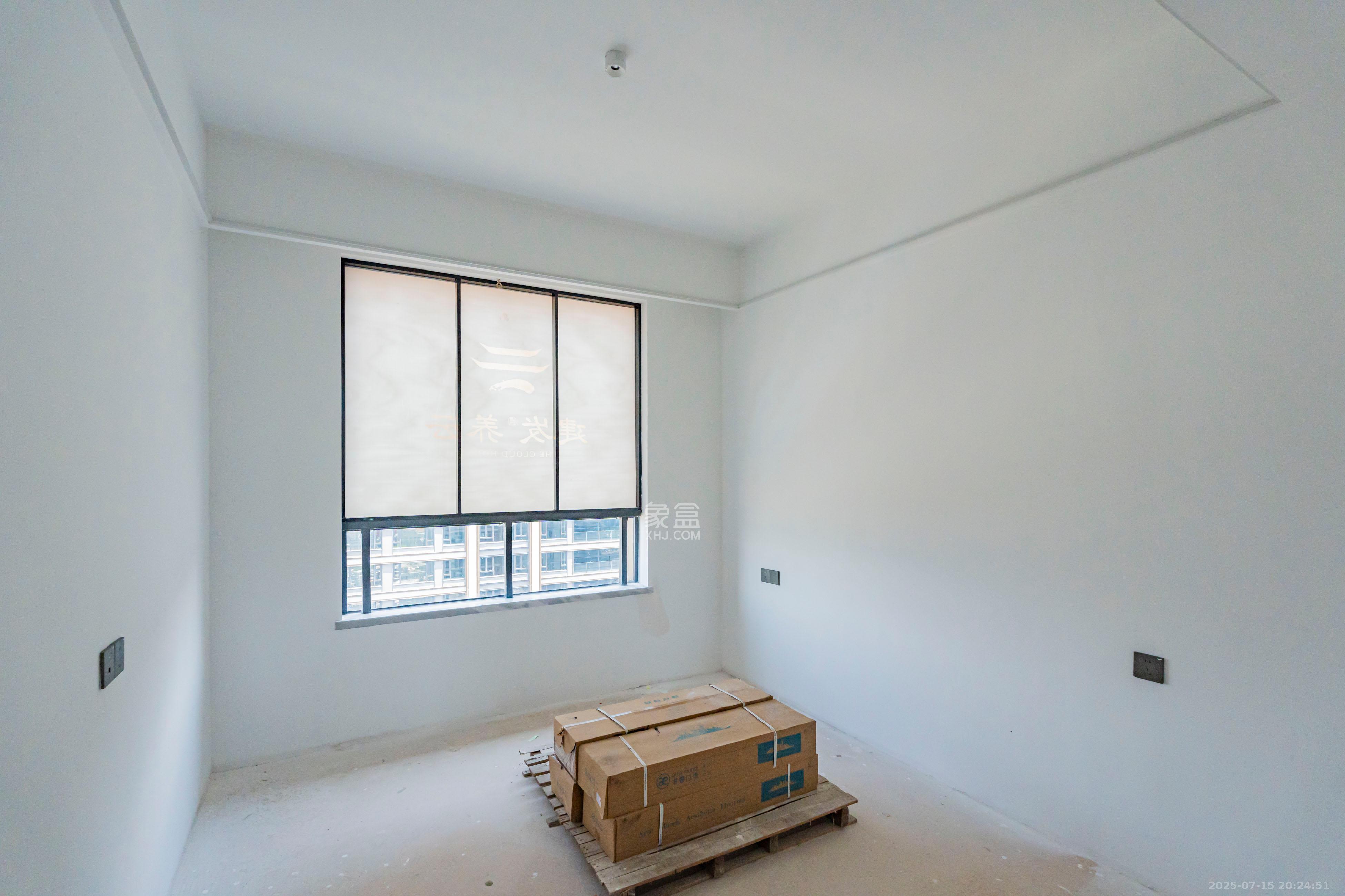 建发养云  4室2厅2卫   500.00万卧室