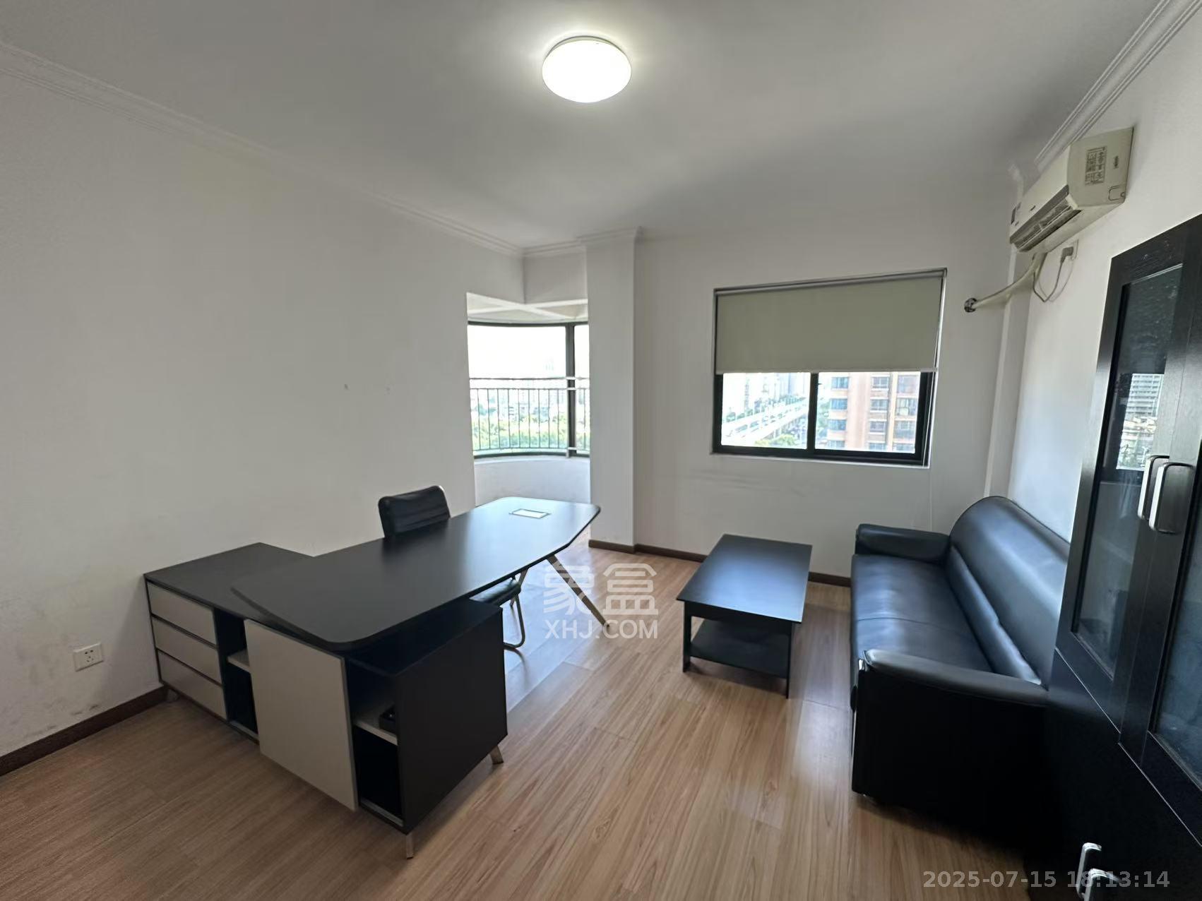 华城广场 3室2厅1卫 3500.0元/月 华城广场 3室2厅1卫 3500.0元/月室内图