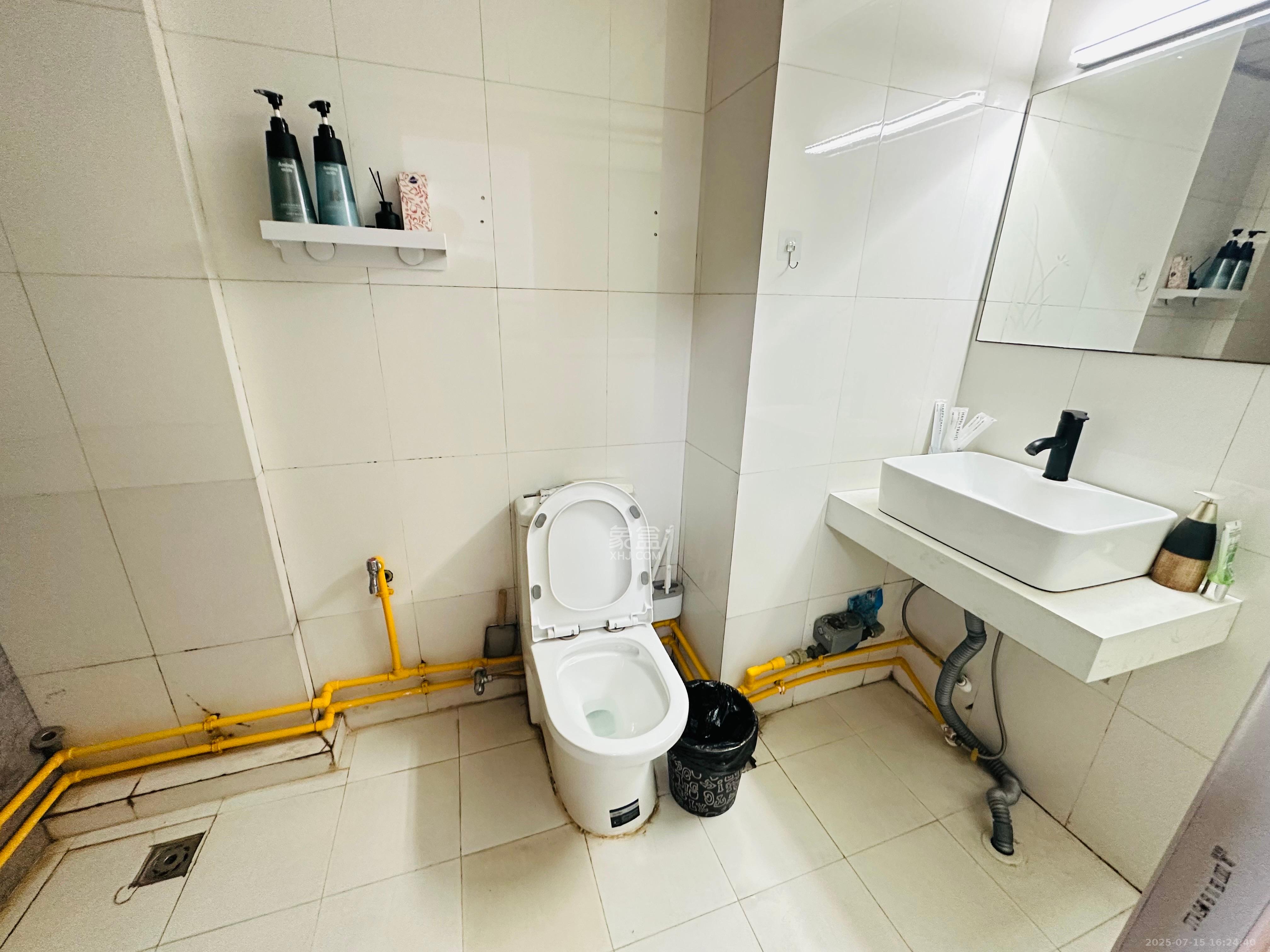 汀兰雅苑  1室1厅1卫    2200.0元/月 汀兰雅苑  1室1厅1卫    2200.0元/月室内图1