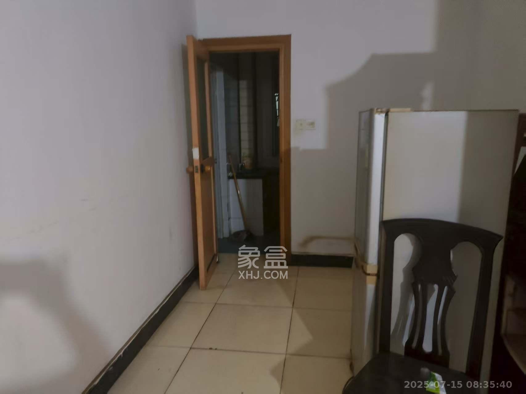 岳北社区 2室2厅1卫 1500.0元/月 岳北社区 2室2厅1卫 1500.0元/月室内图