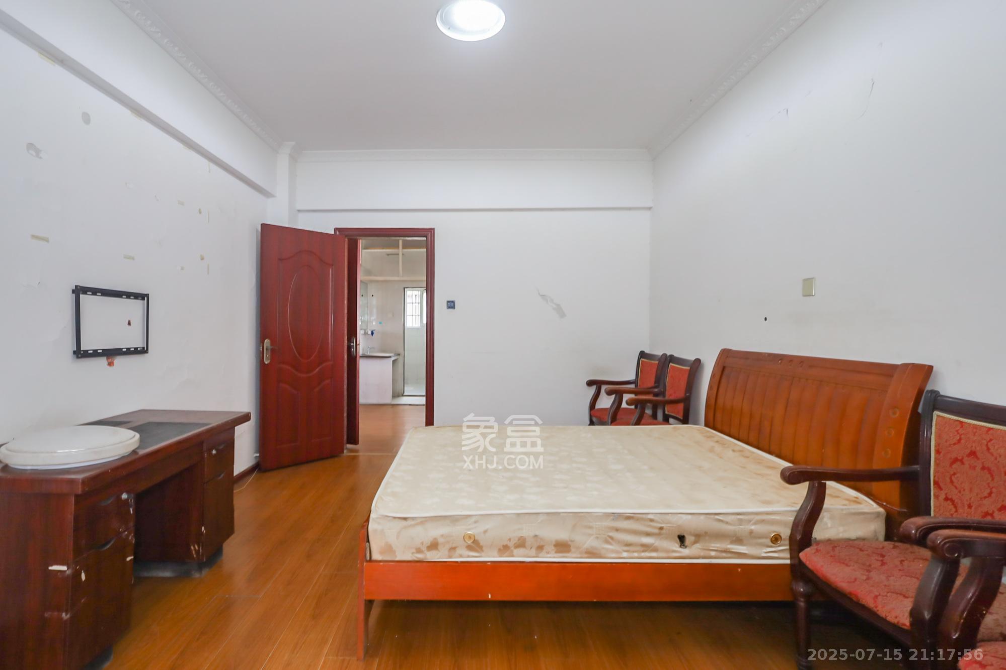 英才园商贸楼 3室1厅2卫 68.0万 英才园商贸楼 3室1厅2卫 68.0万卧室