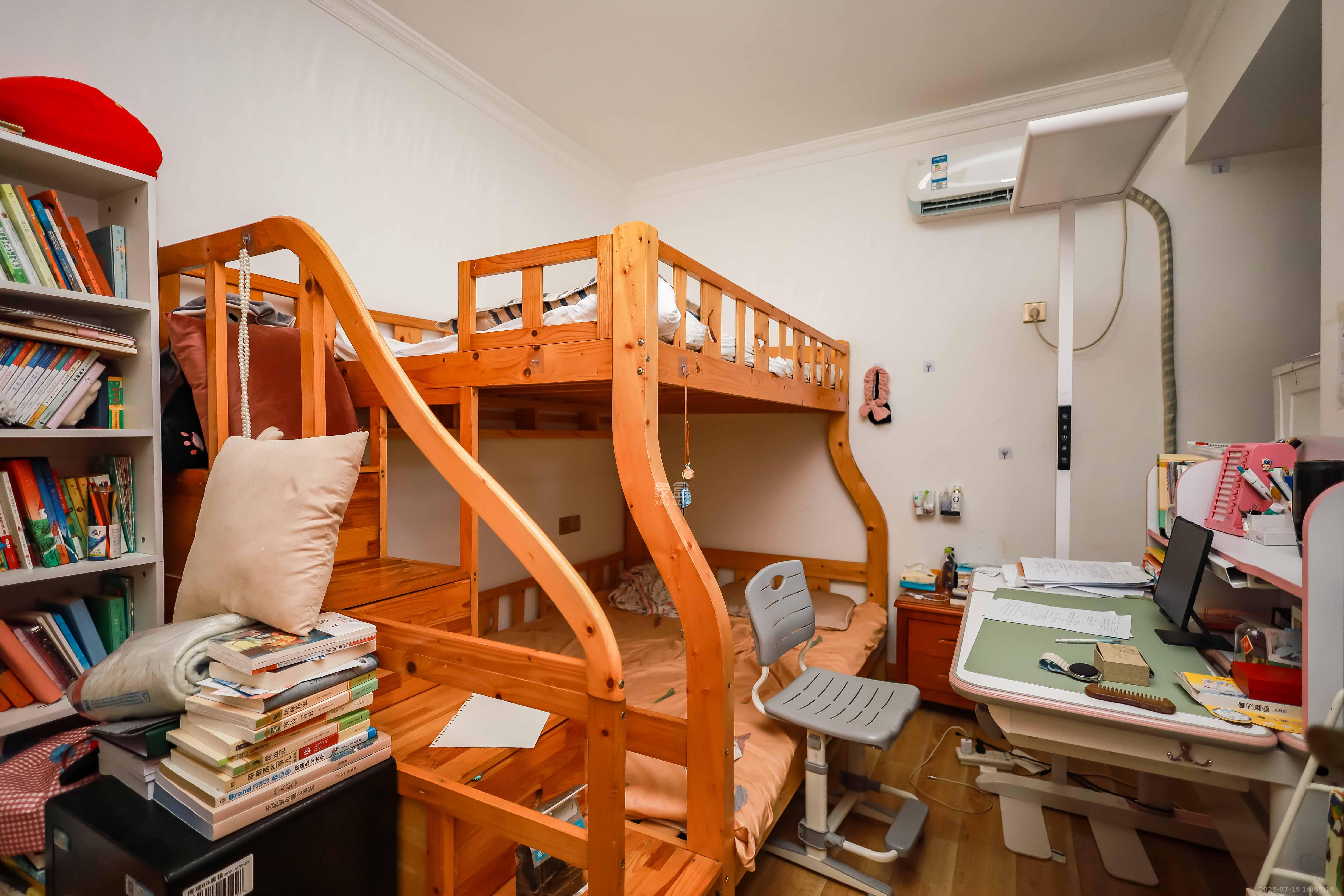 卓越蔚蓝海岸三期  3室2厅1卫    72.8万卧室