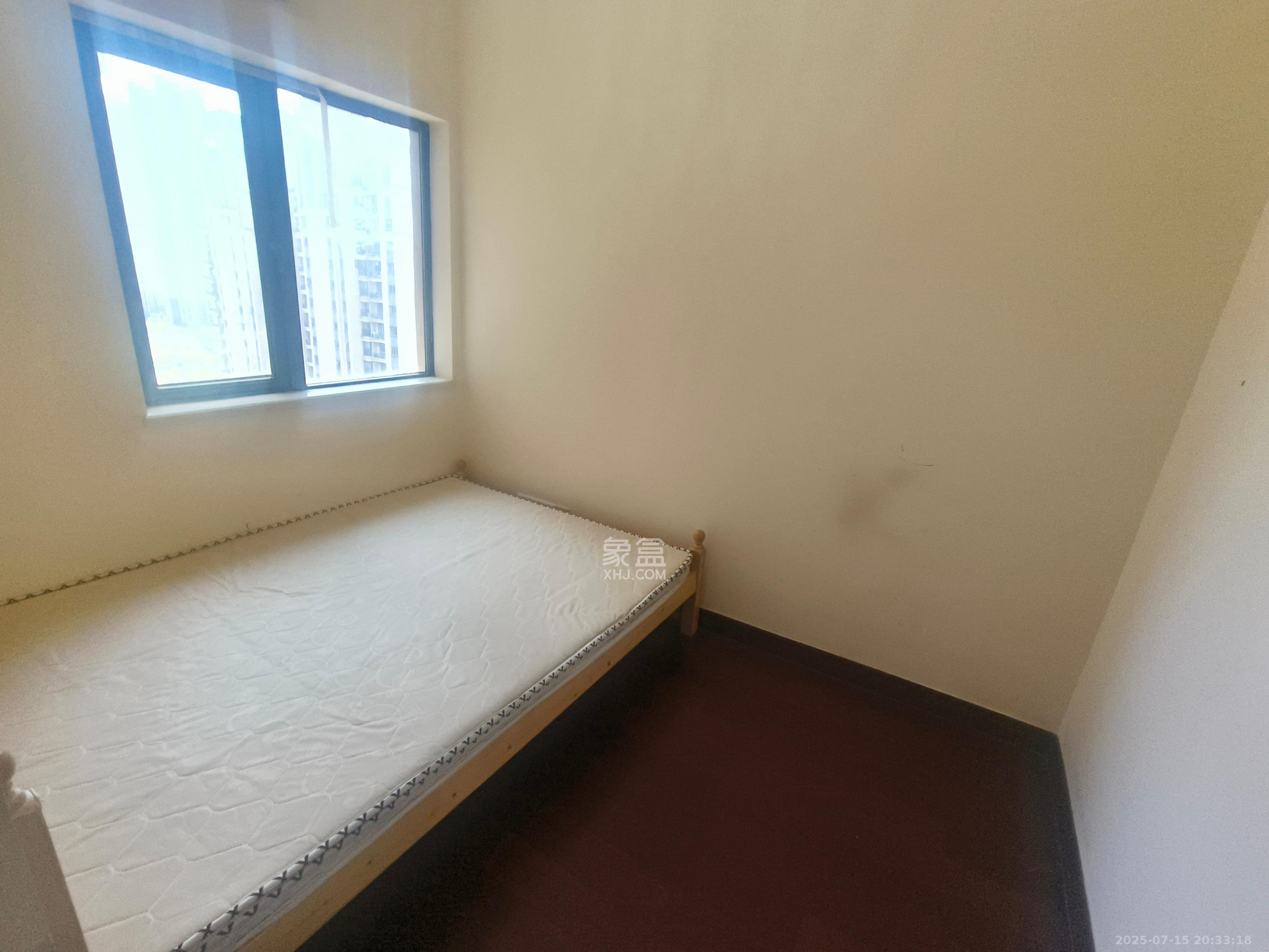 万里时代  4室2厅2卫   3800.00元/月室内图
