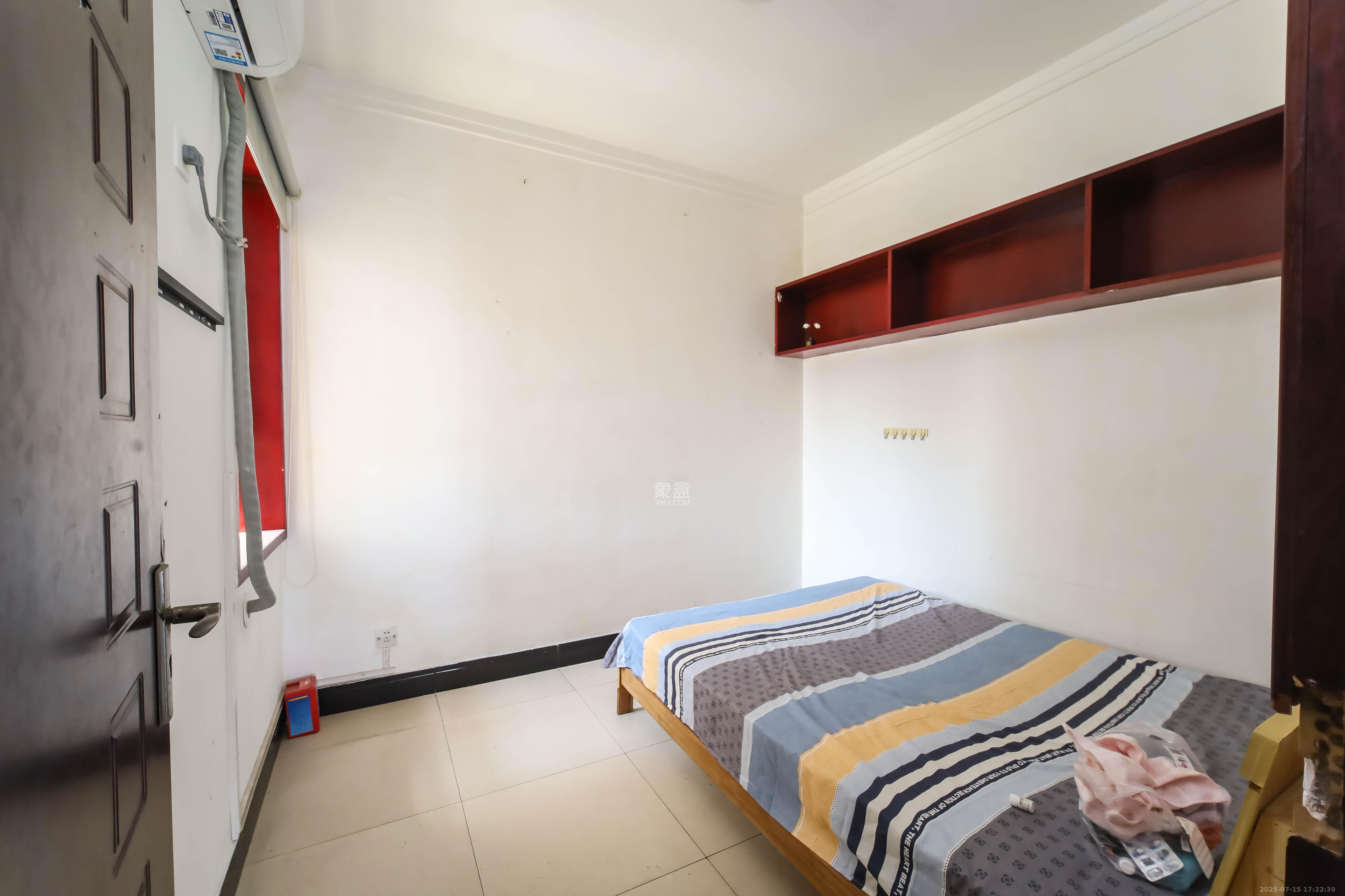 左岸右岸 3室2厅2卫 78.80万 左岸右岸 3室2厅2卫 78.80万卧室