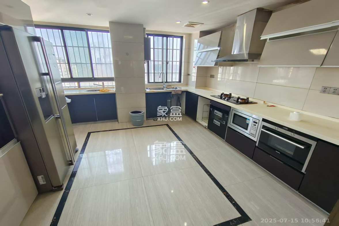 长大彩虹都  4室2厅2卫    3200.0元/月 长大彩虹都  4室2厅2卫    3200.0元/月室内图