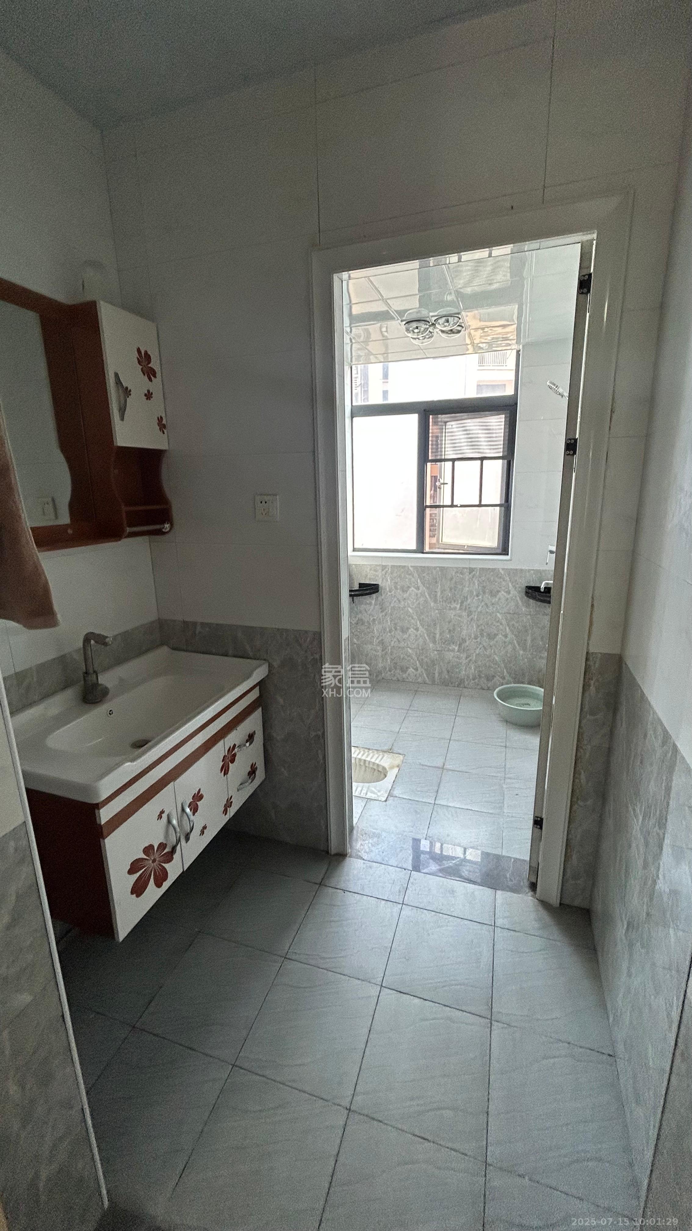 和美星城  3室2厅2卫    2100.0元/月室内图