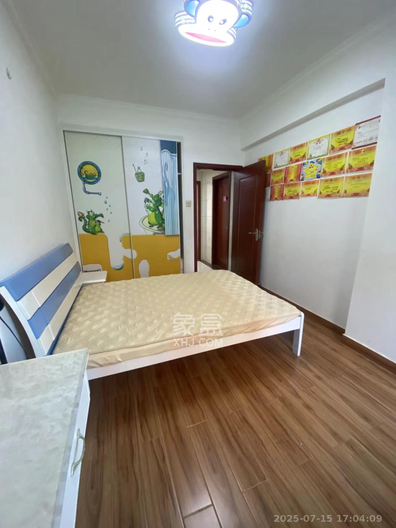 怡海星城  3室2厅2卫    2200.0元/月室内图