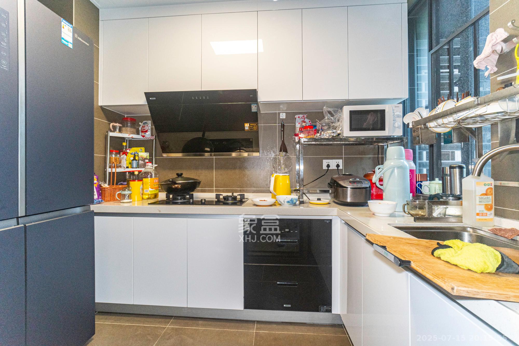 运达锦绣广场 3室2厅2卫 150.0万 运达锦绣广场 3室2厅2卫 150.0万厨房