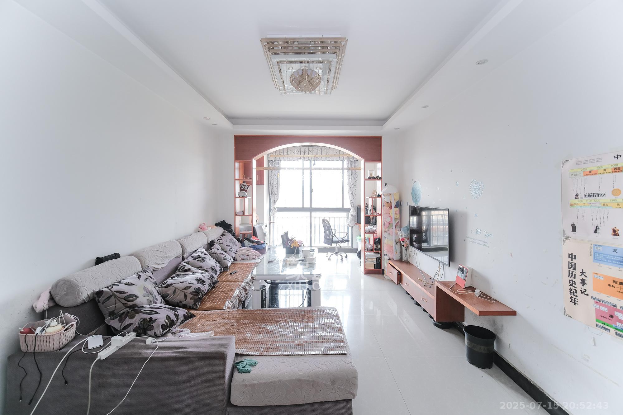 山水湾 2室2厅1卫 49.8万 山水湾 2室2厅1卫 49.8万客厅